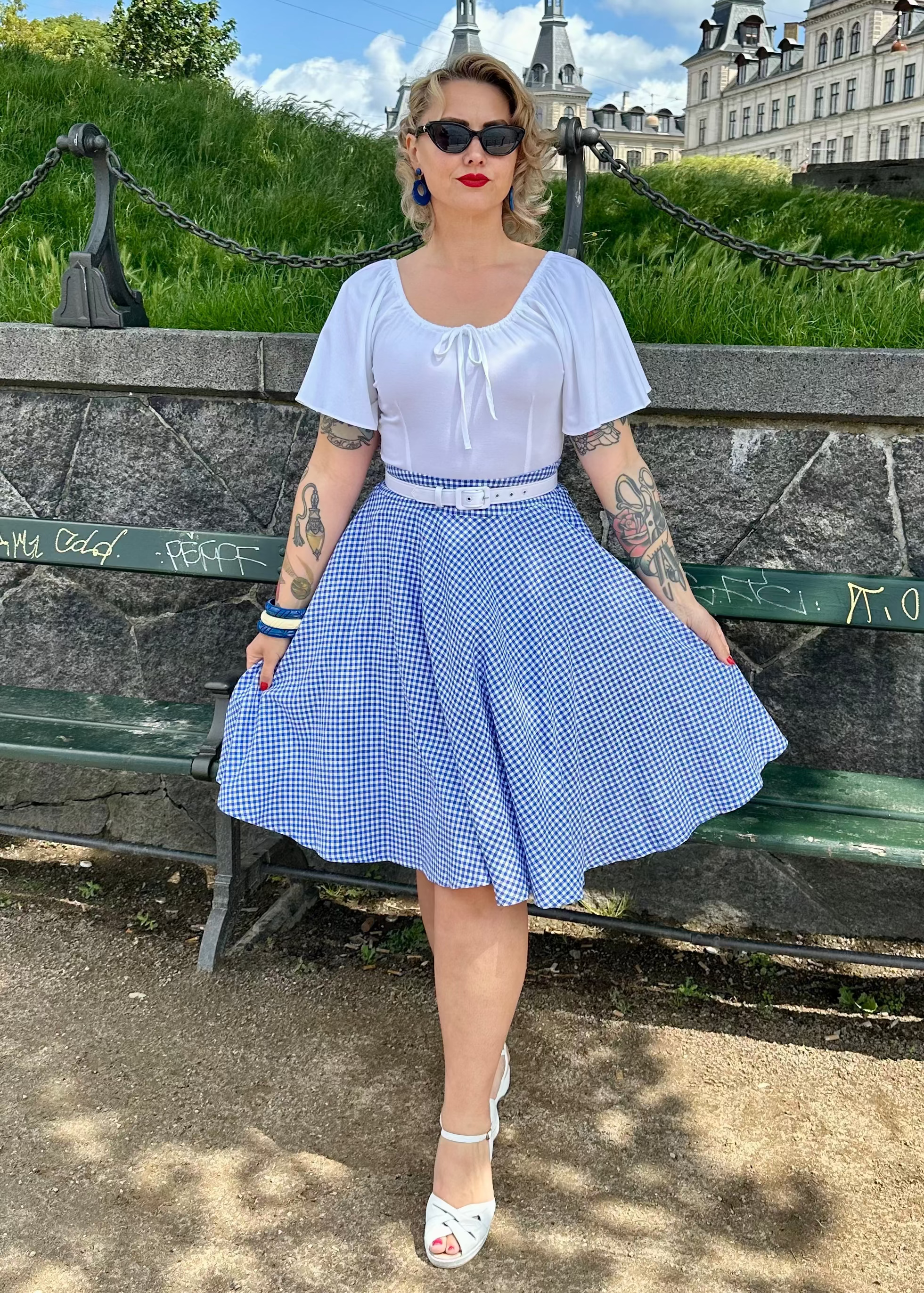 1950'er stils swingnederdel - blå/ hvid gingham swing nederdel Daisy Dapper