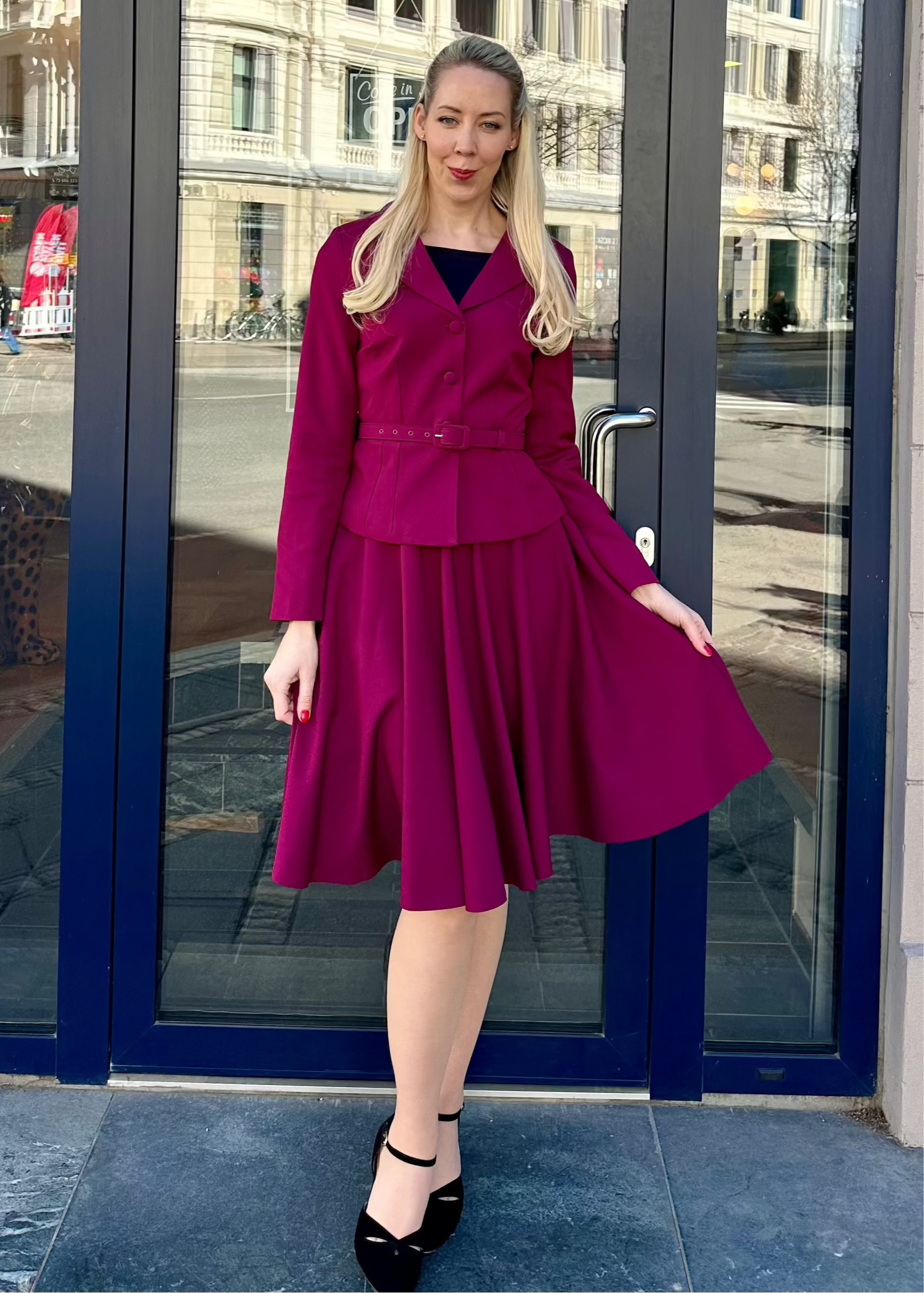 1950er stils swingnederdel i magenta swing nederdel Daisy Dapper