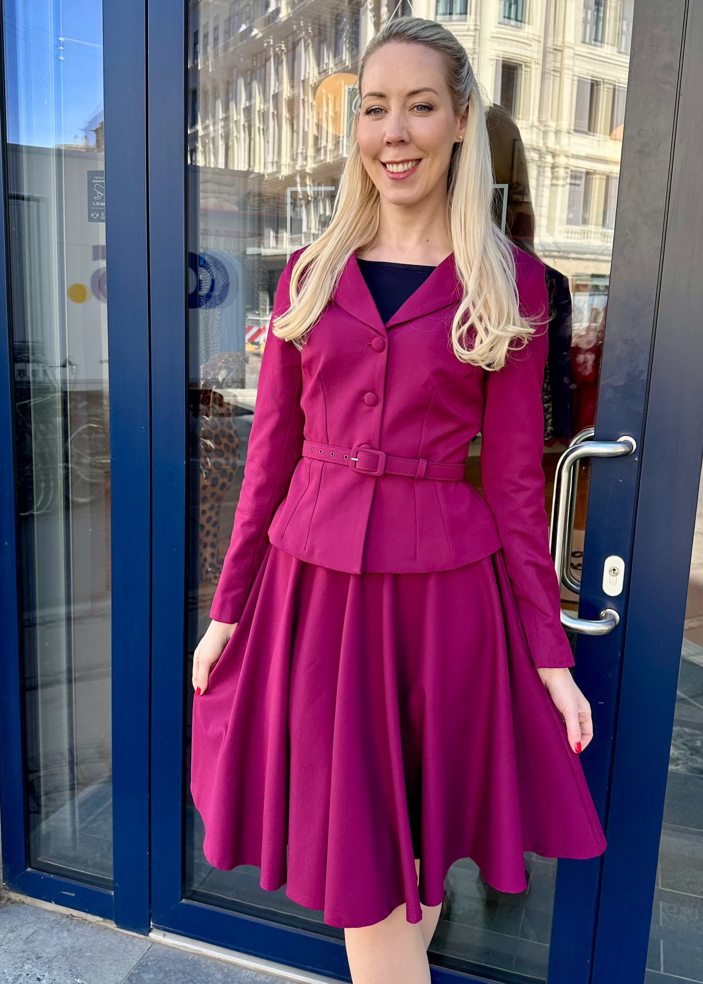 1950er stils swingnederdel i magenta swing nederdel Daisy Dapper