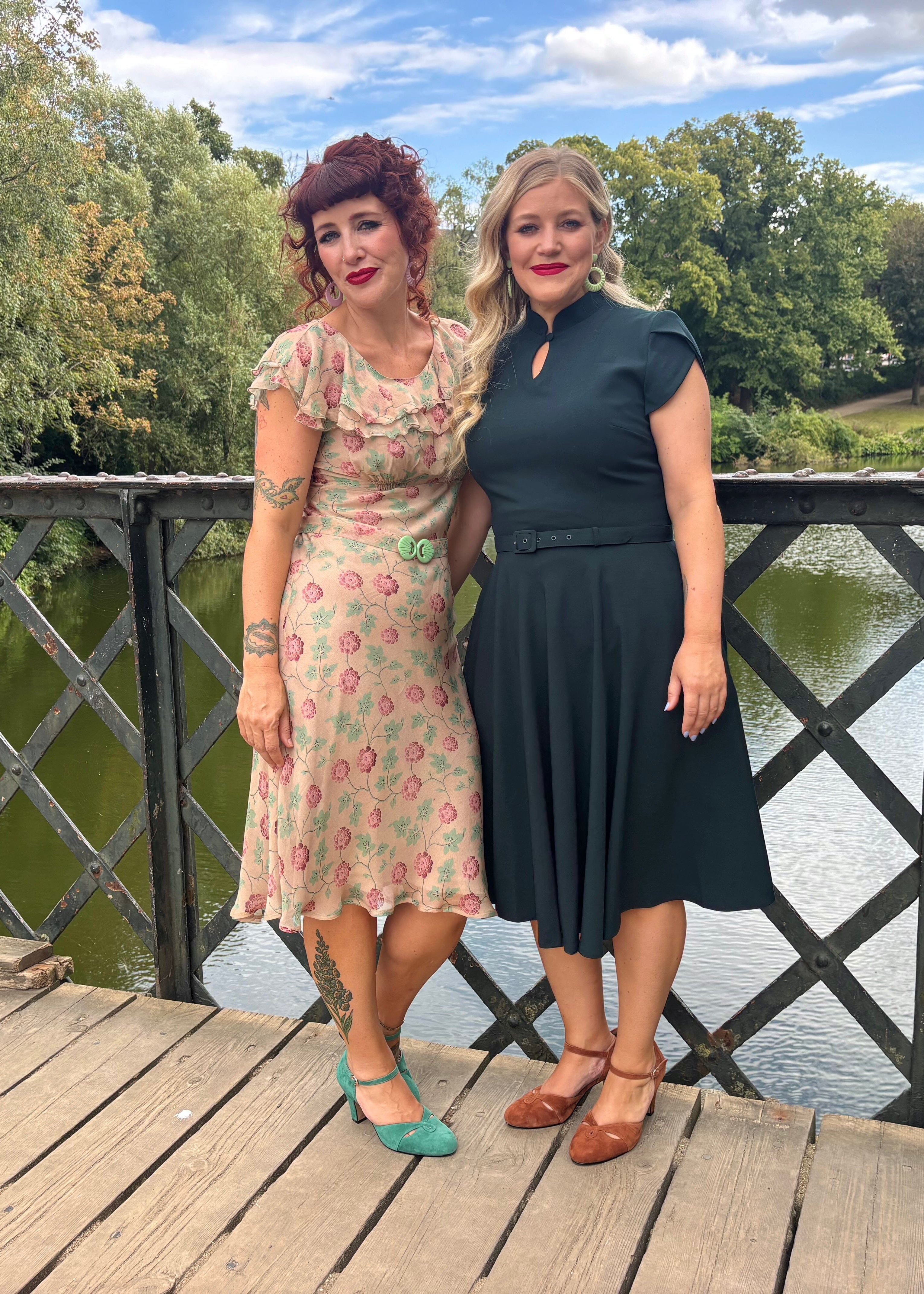 Anna May swing kjole - mørk grøn linen look swing kjole Daisy Dapper