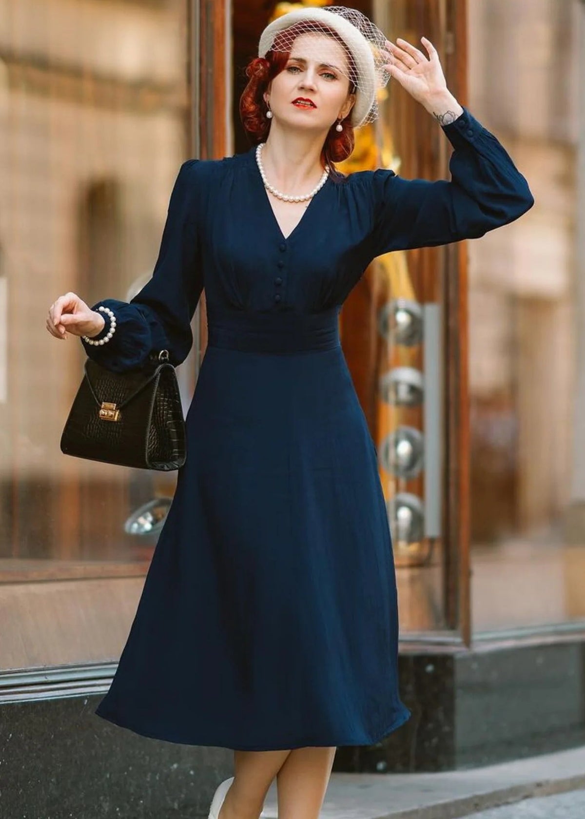 Ava 1940'er kjole i navy aline kjole Seamstress Of Bloomsbury