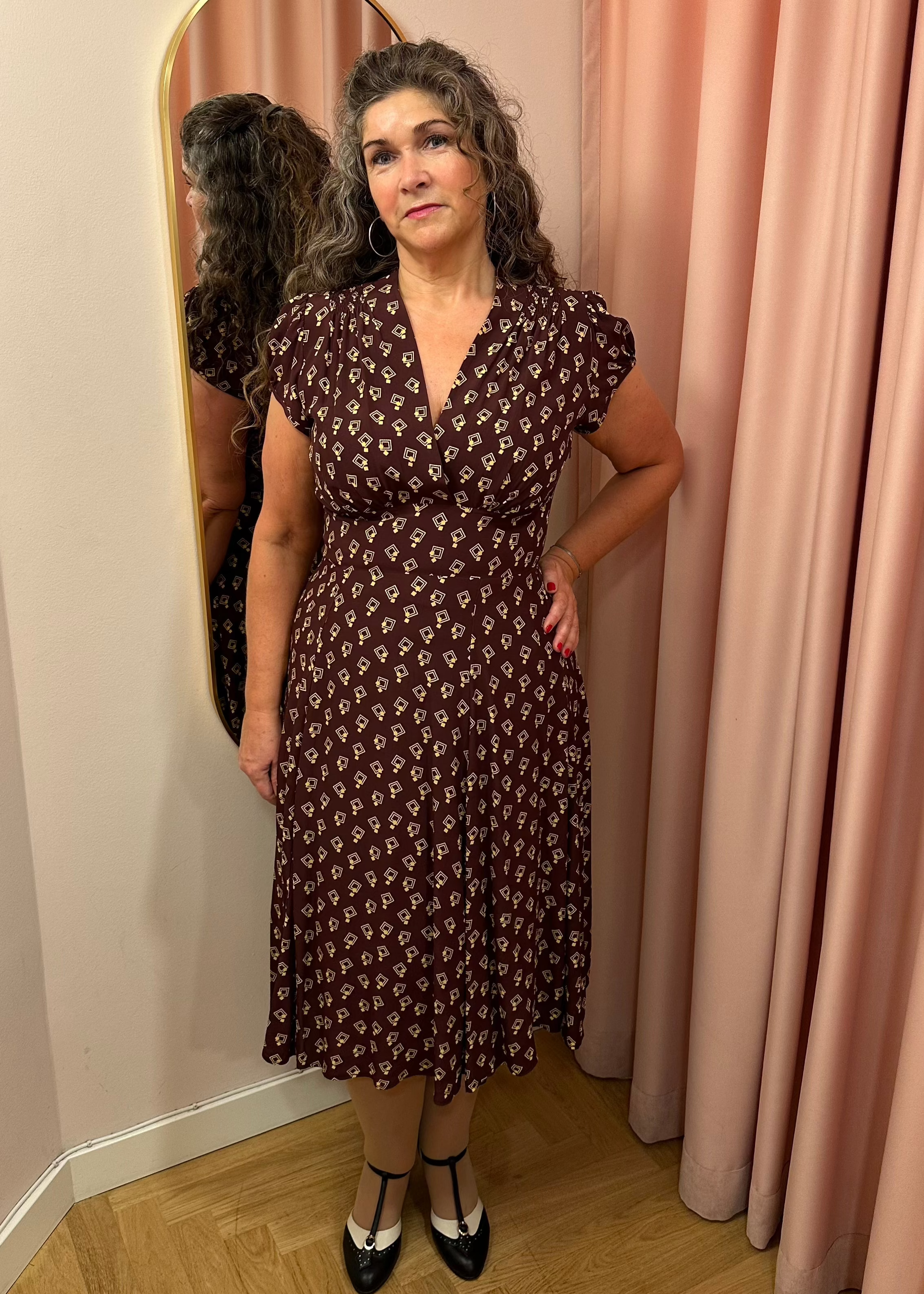 Ava klassisk A-form kjole i blommefarvet 'Diamond Deco' aline kjole House of Foxy