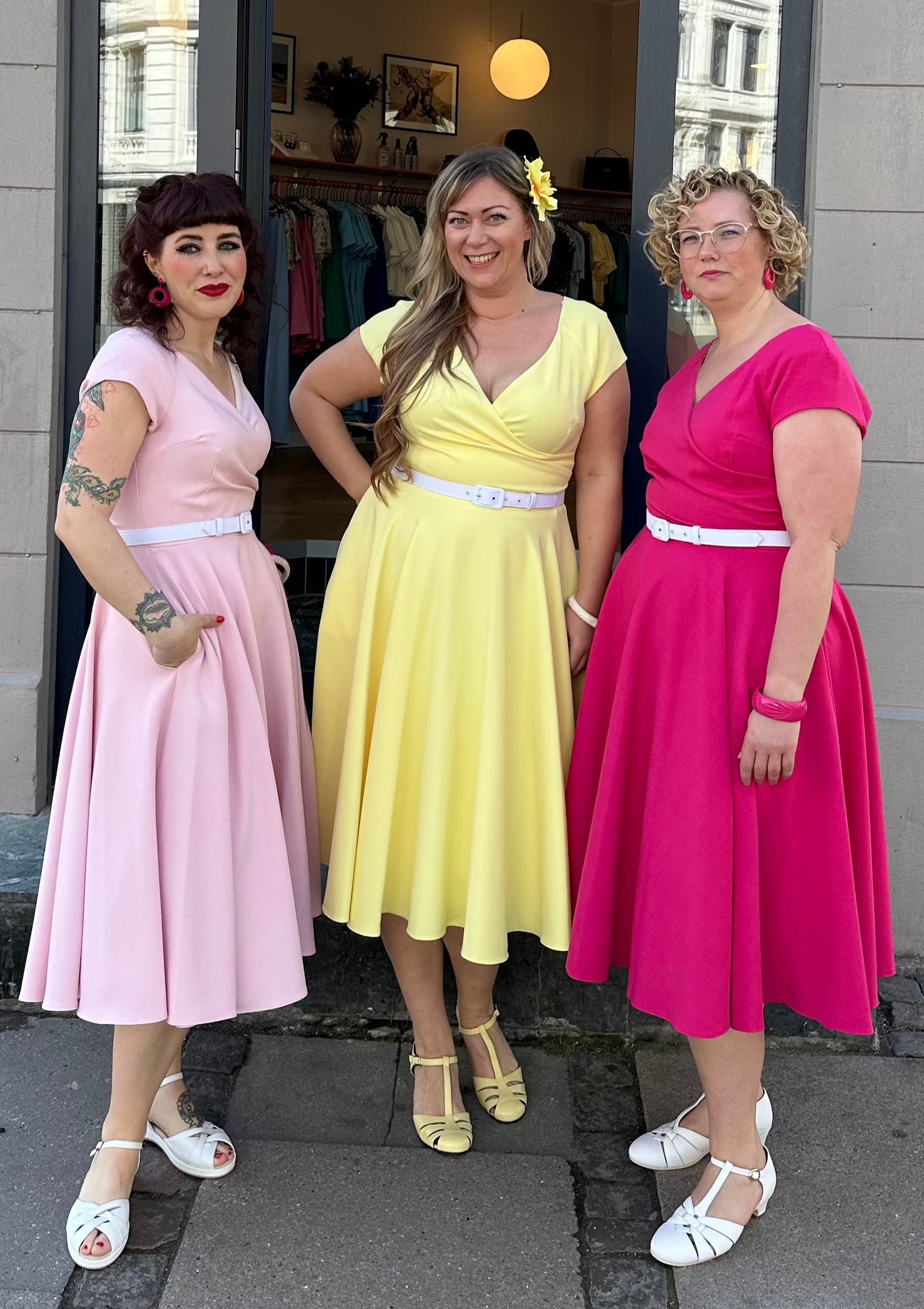 Bælte til retro kjoler i hvid Accessories Daisy Dapper
