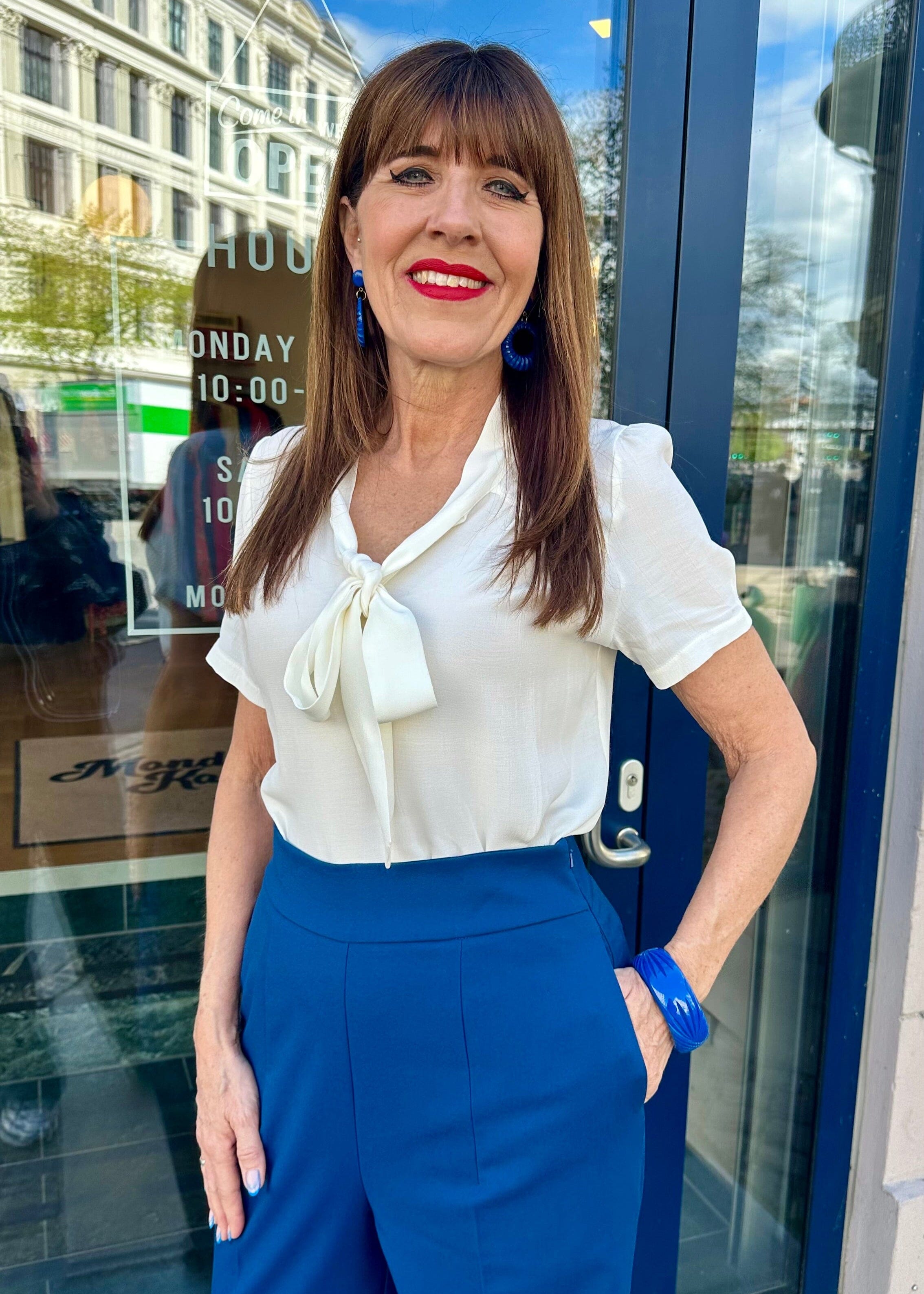 Beau blouse top i hvid kortærmet skjorte House of Foxy