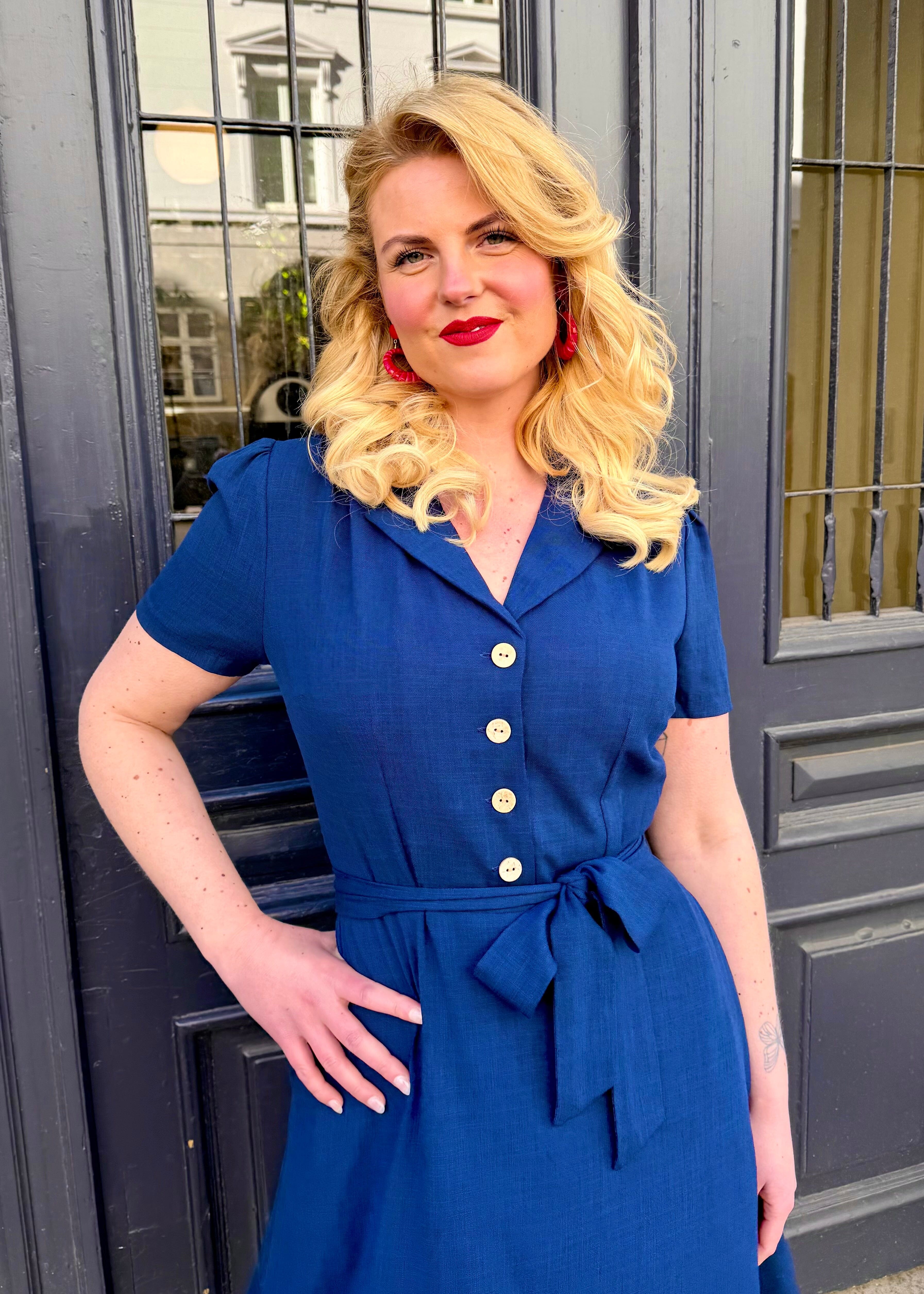 Betty kortærmet skjortekjole - navy linen skjortekjole Daisy Dapper