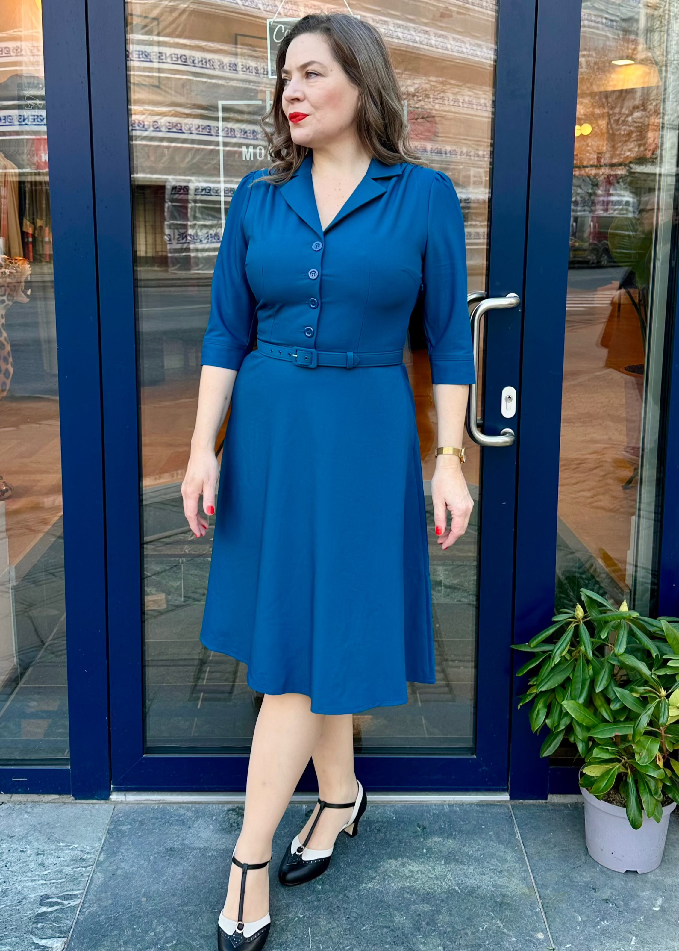 Betty skjortekjole med 3/4 ærmer i teal skjortekjole Daisy Dapper