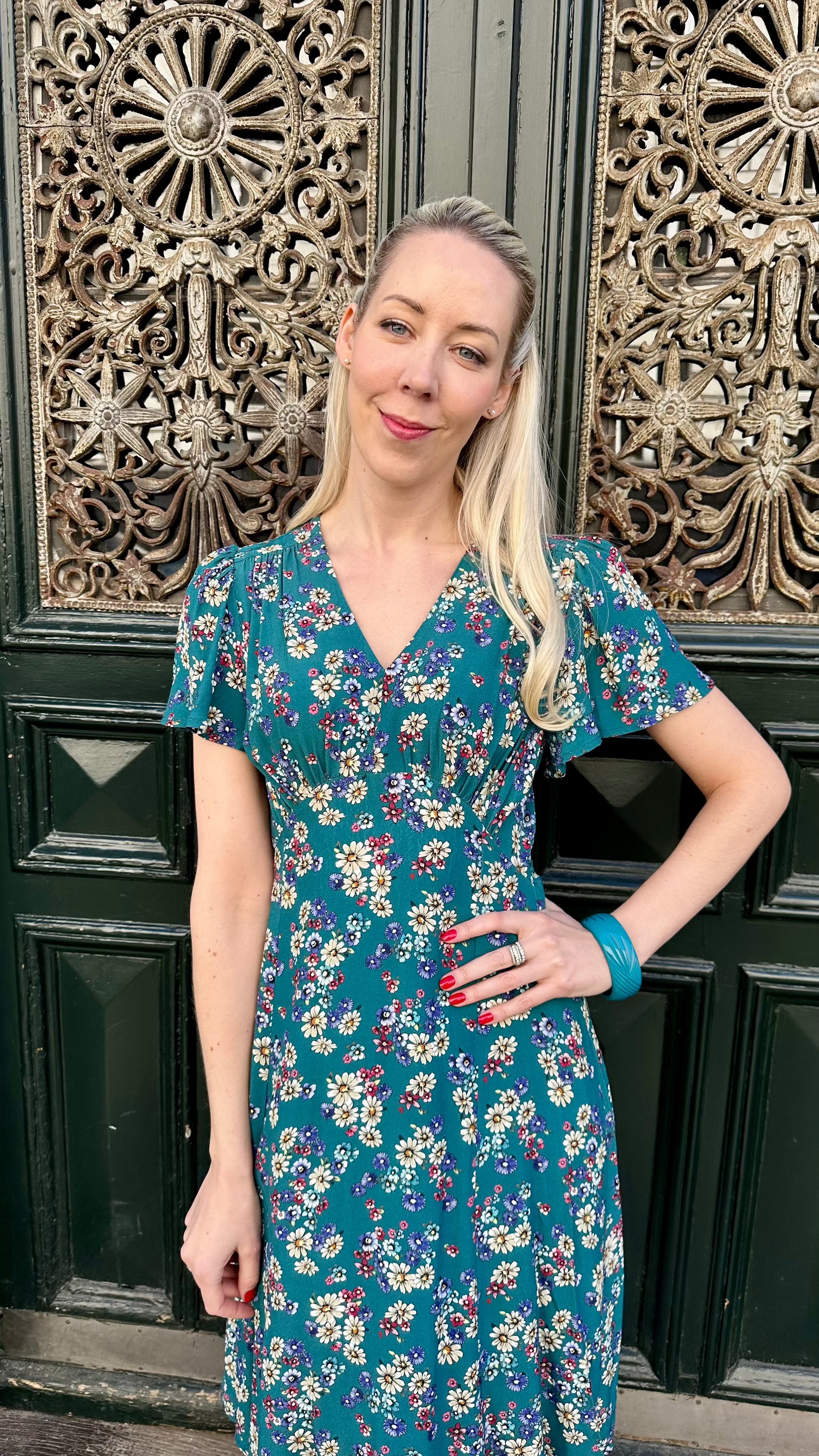 Betty Tea dress, A-line kjole i petroleum med marguerit print Kjoler Weekend Doll