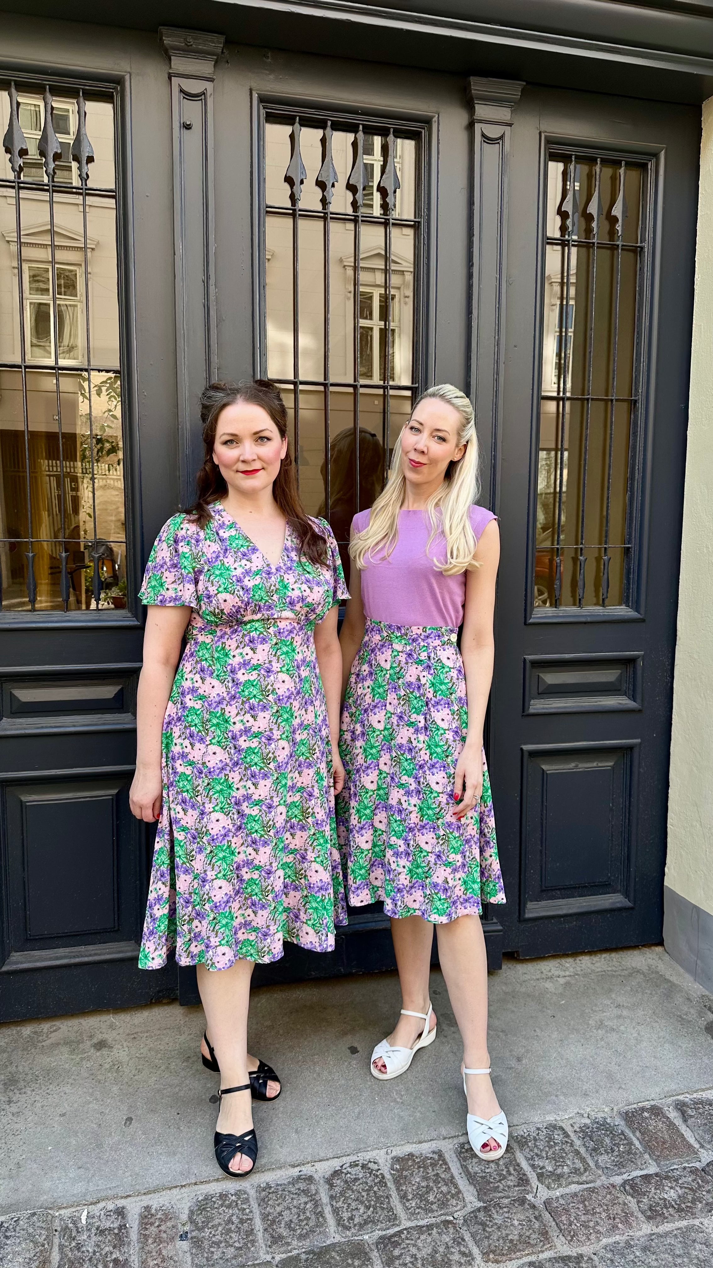 Betty Tea dress, A-line kjole i 'Spring Garden' Kjoler Weekend Doll