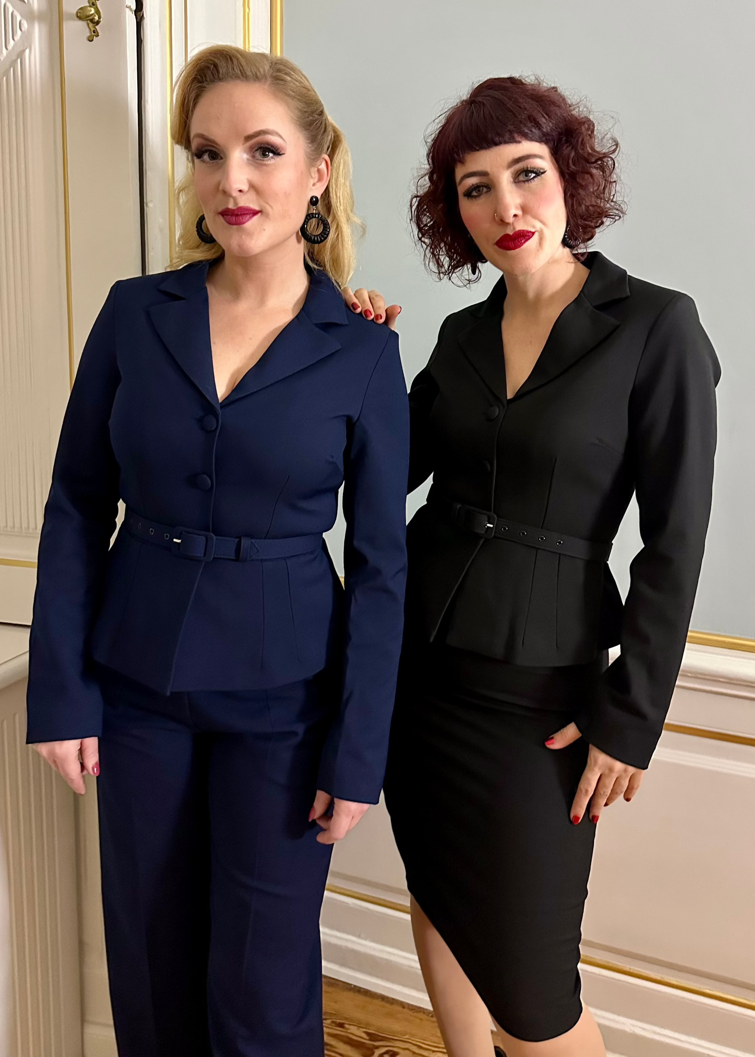 Billie højtaljede bukser i navy blå bukser Daisy Dapper
