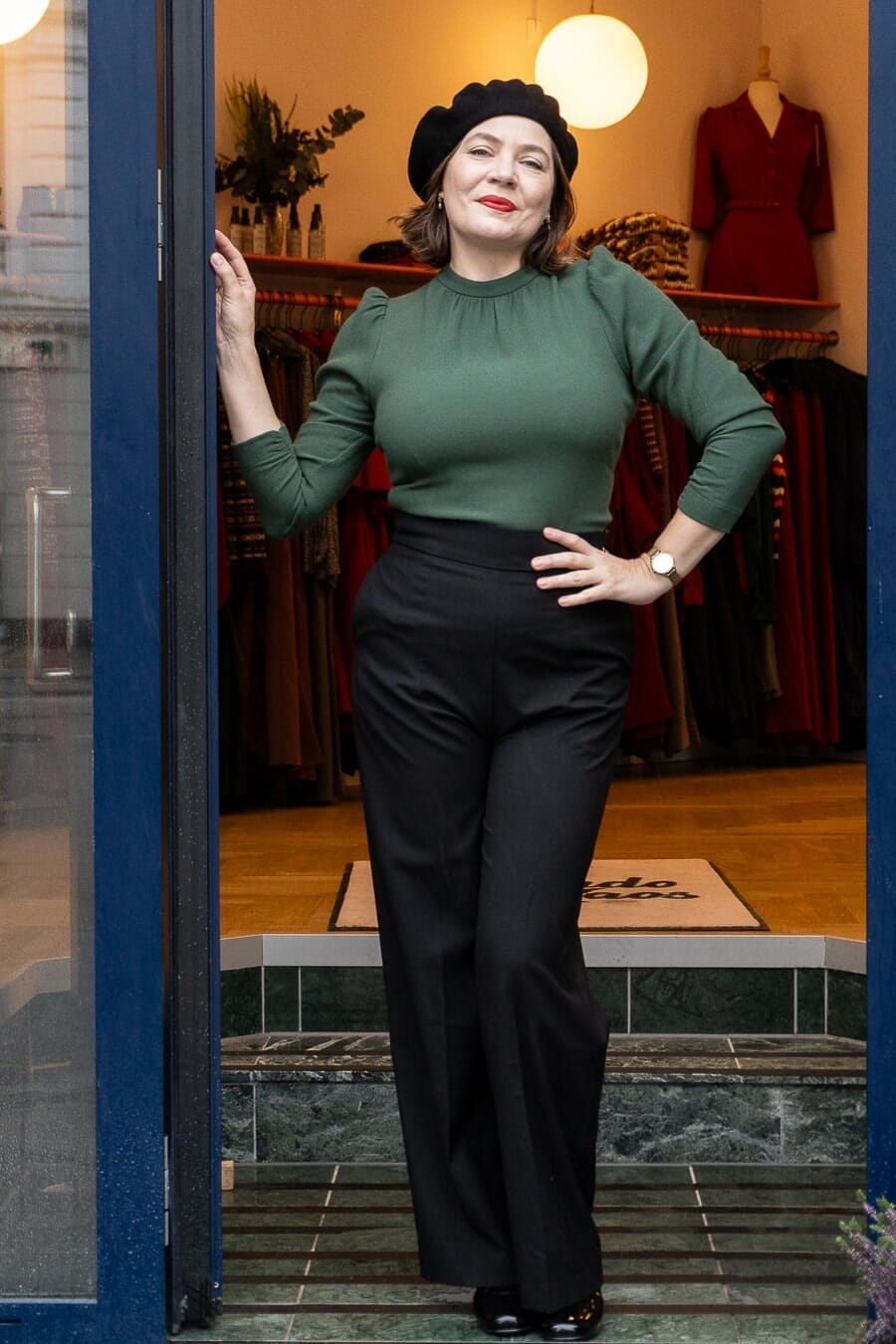 Billie højtaljede bukser i sort bukser Daisy Dapper