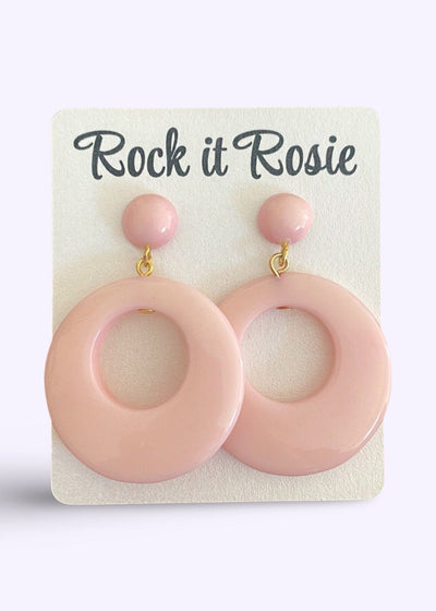 Hoop øreringe i 1950'er vintage stil, Pastel lyserød Accessories Rock It Rosie 