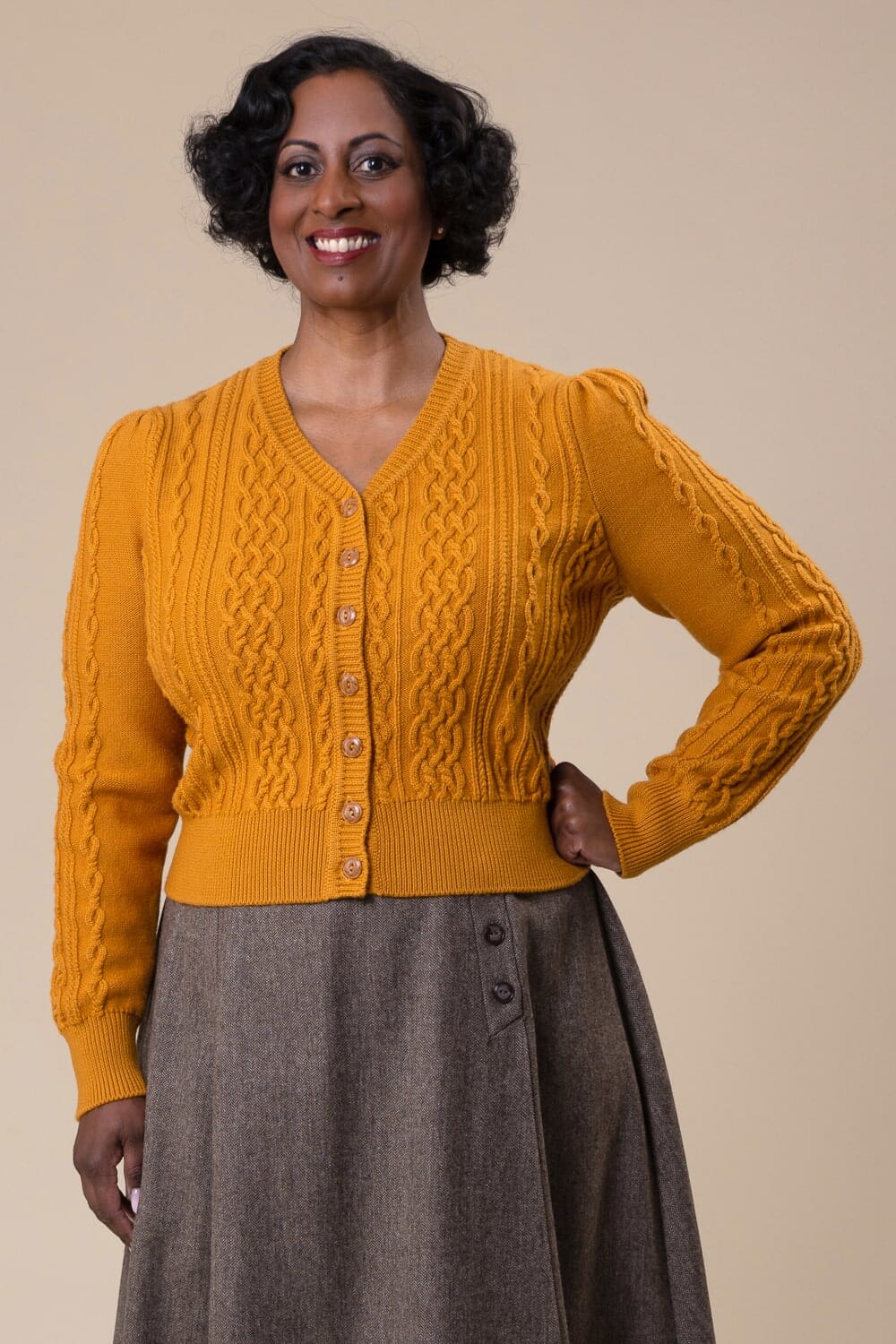 Ice Breaker Cardigan i mustard tøj Emmy Design