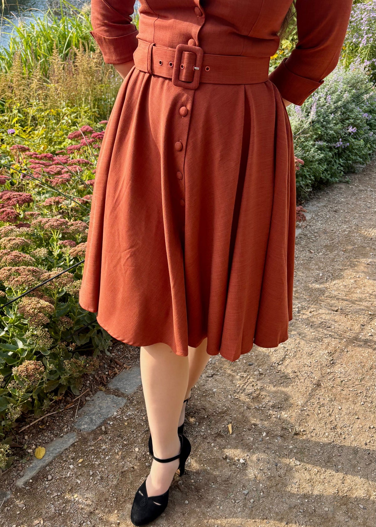 Kelly 1950er swing kjole - cognac linen look skjortekjole Daisy Dapper
