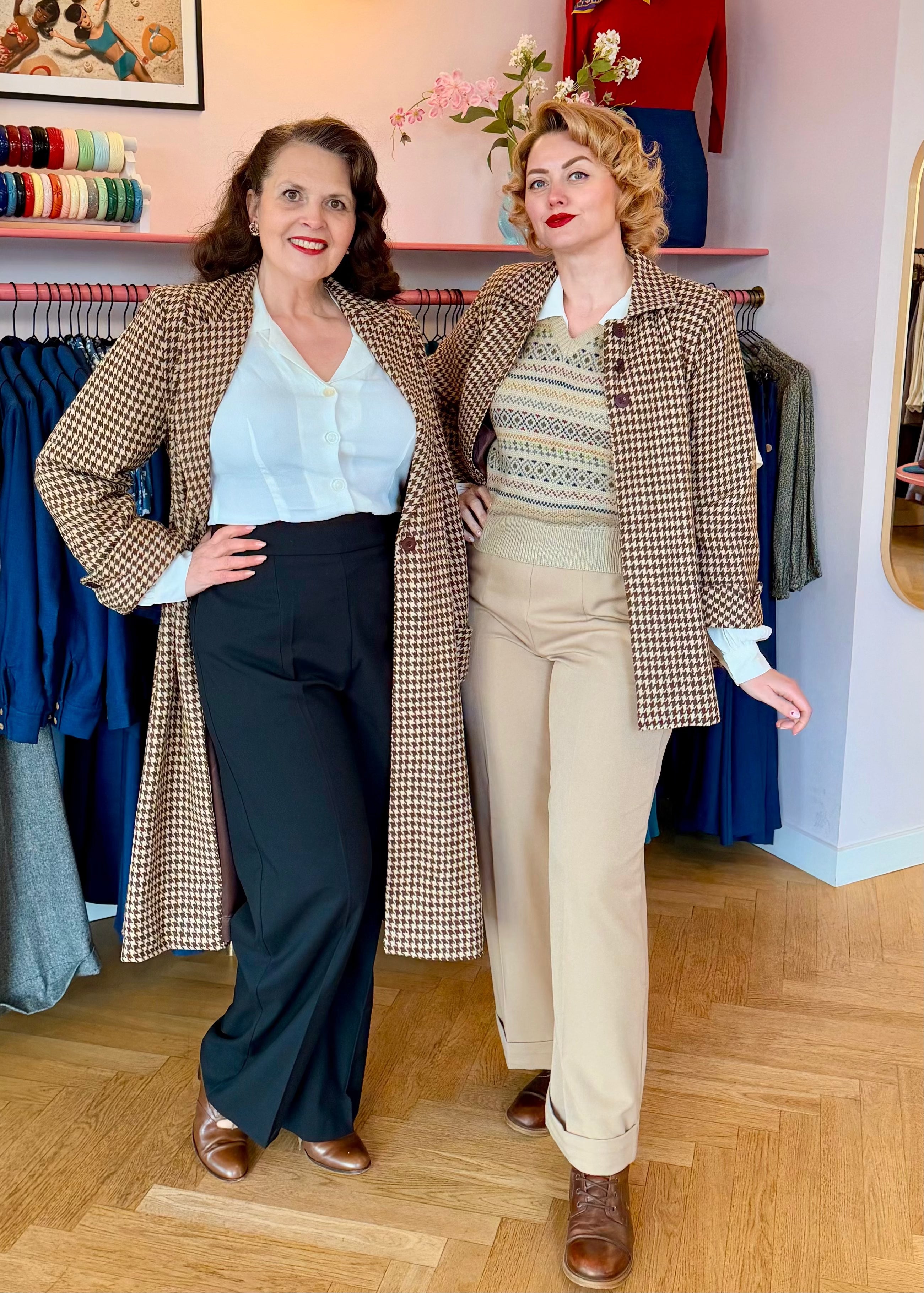 Klassiske højtaljede bukser - beige bukser Weekend Doll