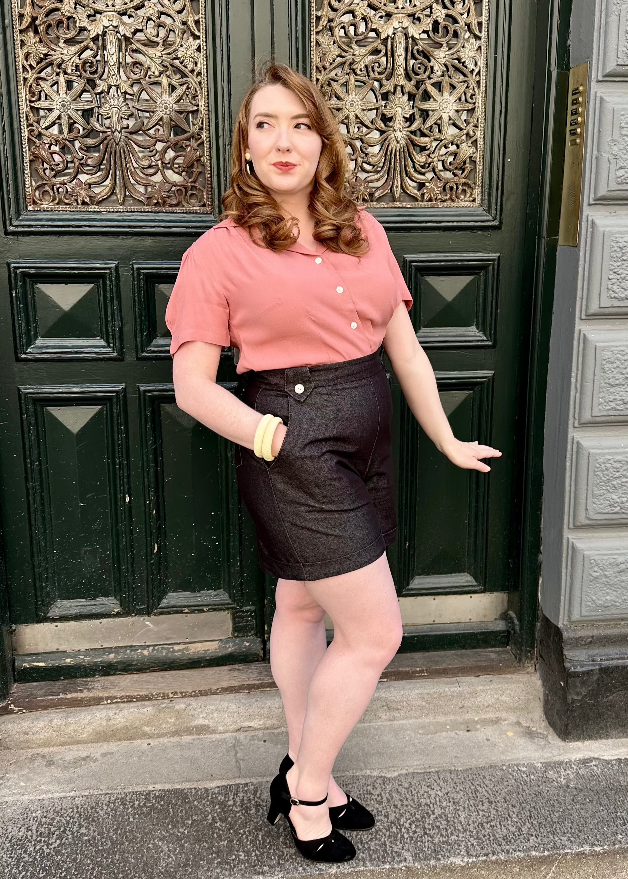 Monroe højtaljede denim shorts i sort Shorts Weekend Doll