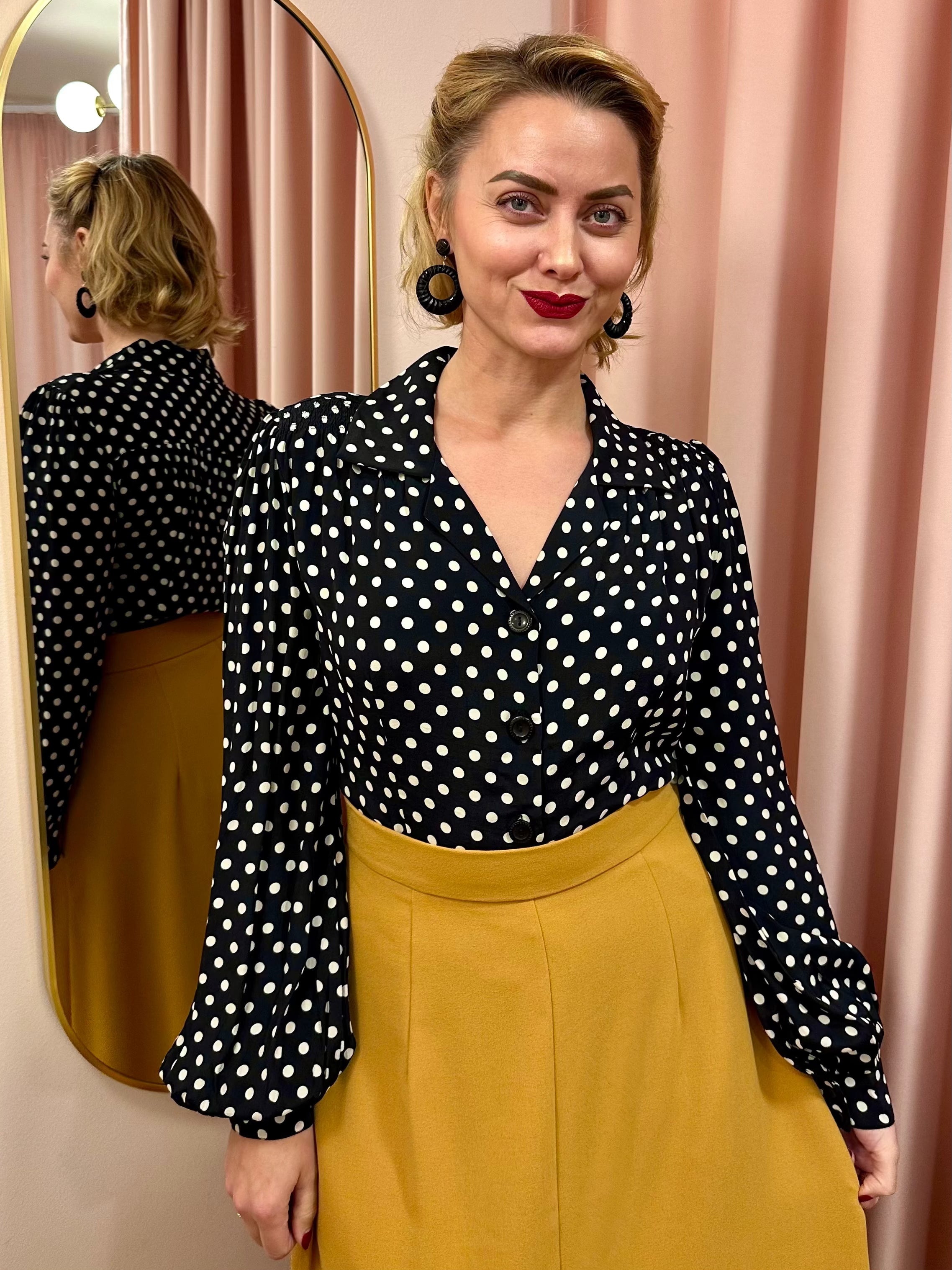 Poppy vintage stils skjortebluse med prikker langærmet skjorte Seamstress Of Bloomsbury