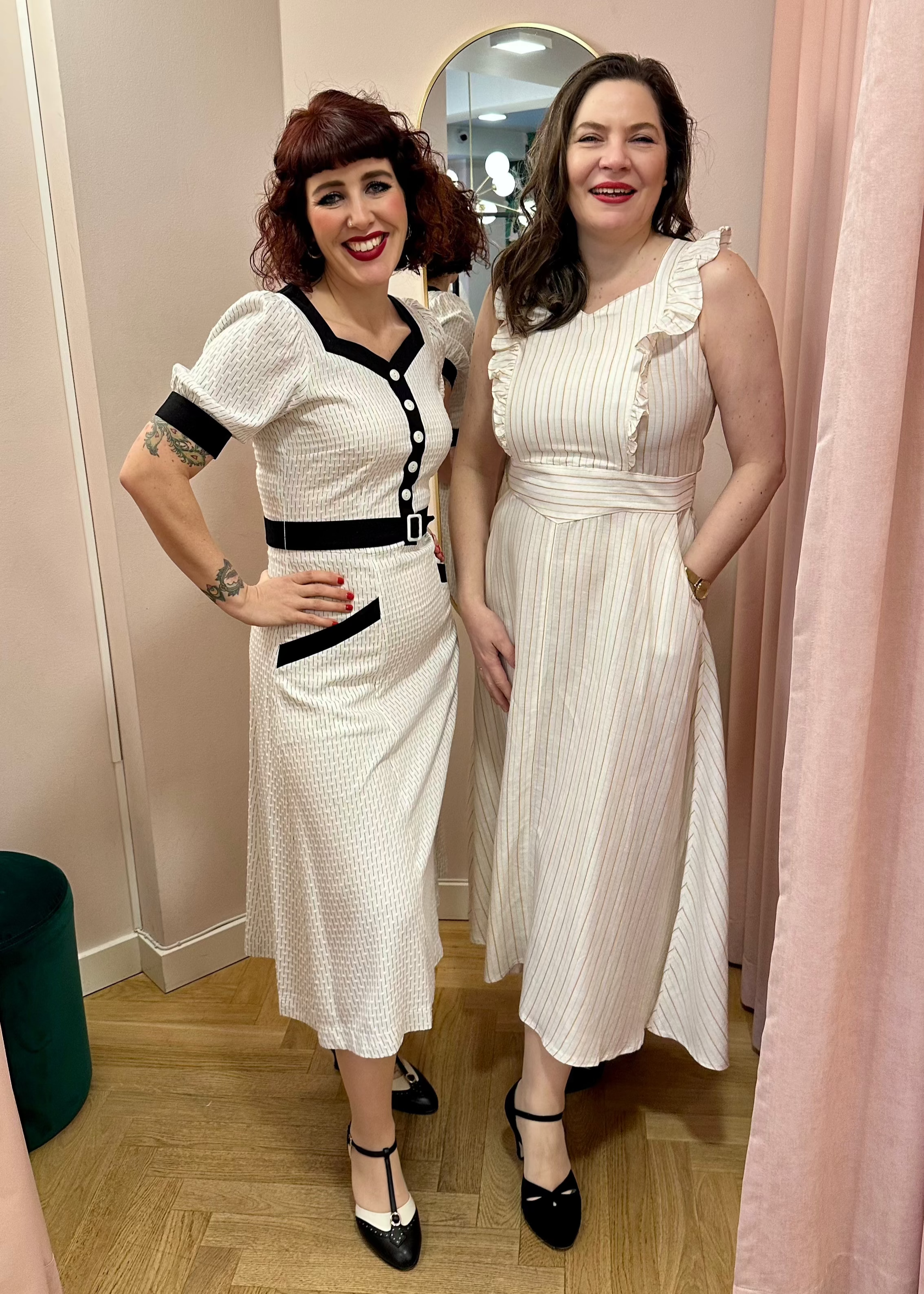 Sweetheart Shirt Dress skjortekjole i hvid og sort aline kjole Emmy Design