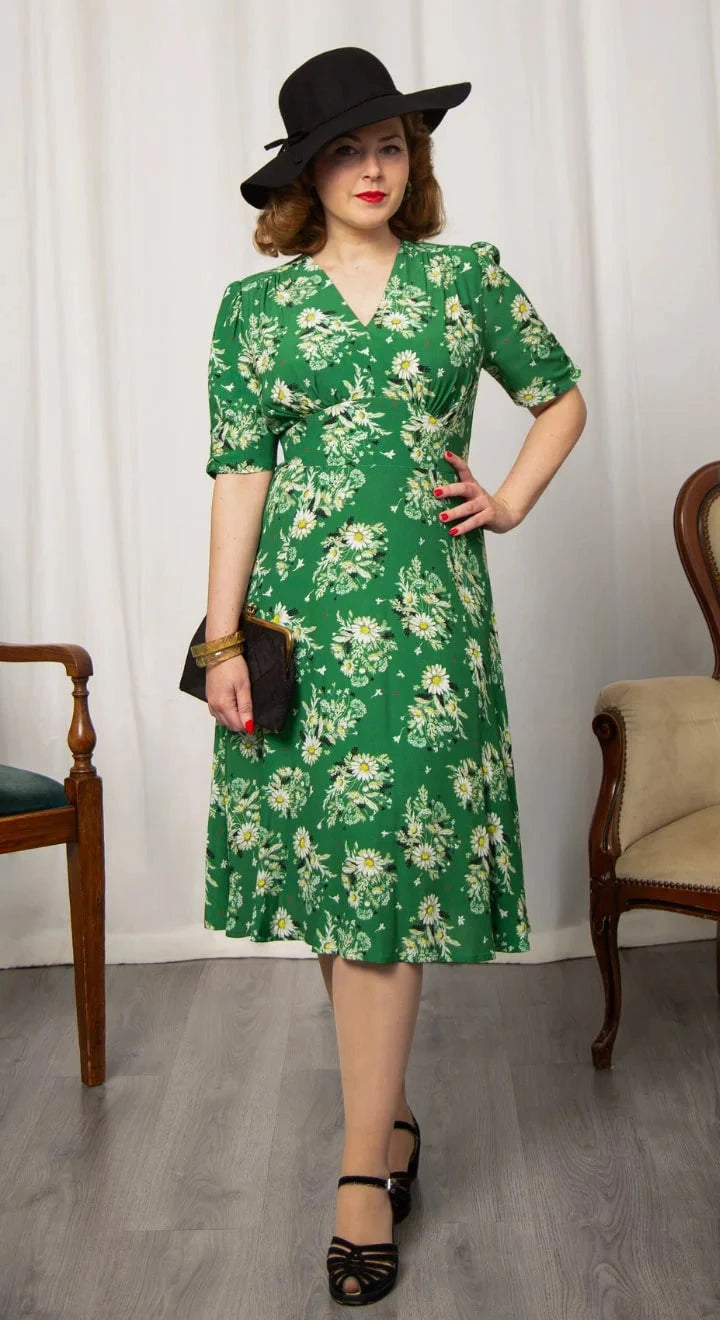 Vivian Tea Dress - green floral aline kjole Weekend Doll