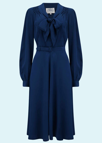 Bloomsbury: Eva kjole i 40'er stil med bindesløjfe i navy tøj Mondo Kaos 