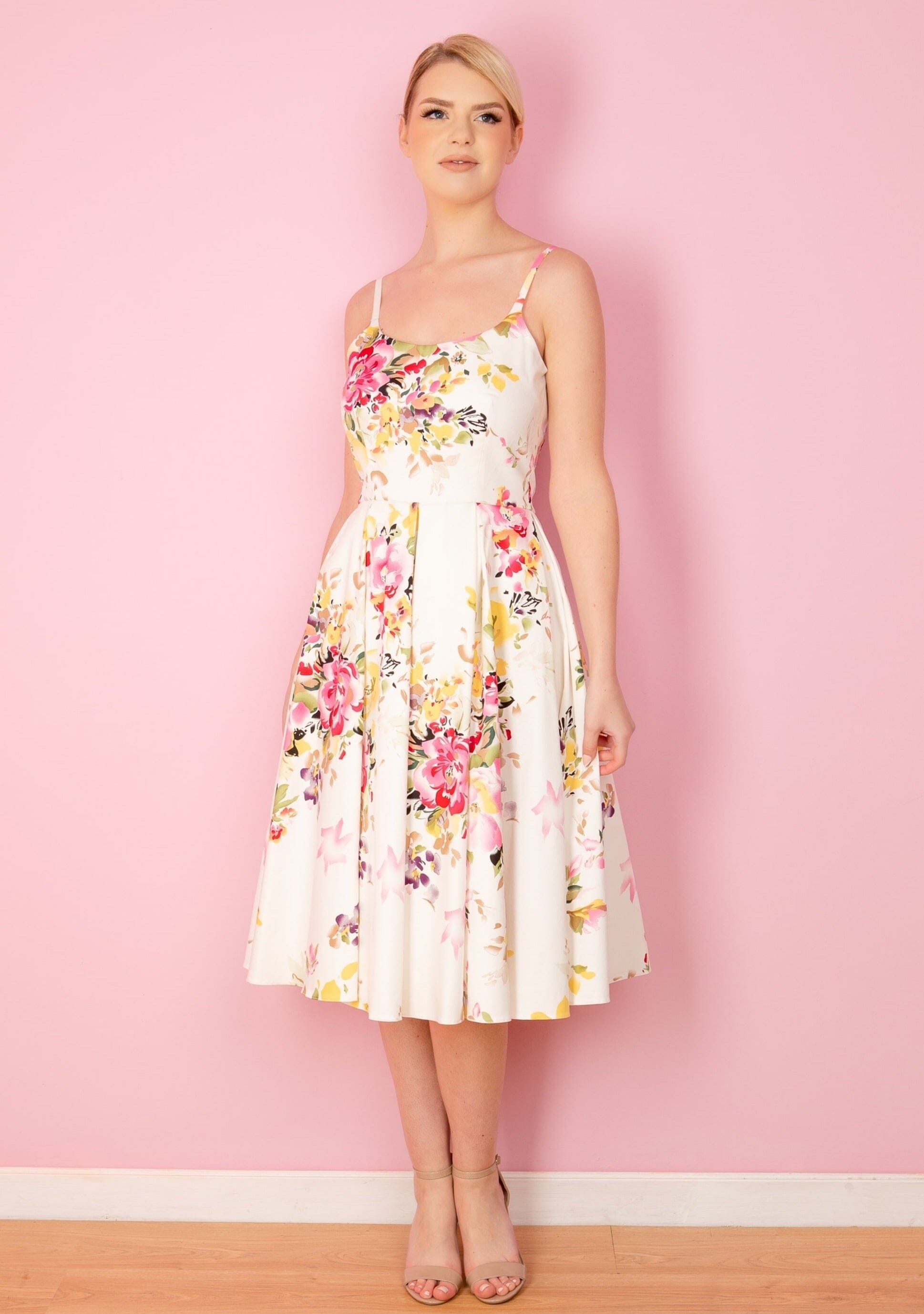 Leeds blandt Tilbageholdelse Pretty Dress Company: Pricilla swing kjole i ivory floral (ONLINE EXCLUSIVE)