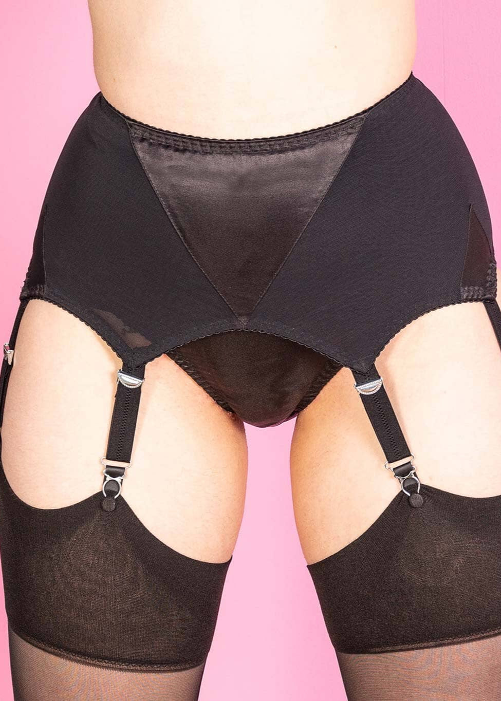 What Katie Did: Maitresse bred strømpeholder i sort What Katie Did