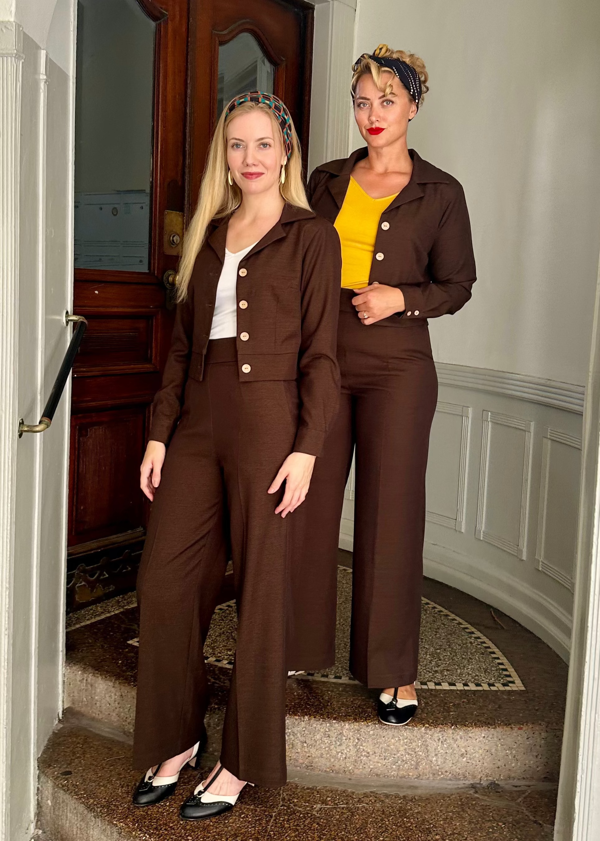 1940'er stils jakke i brun bluse Daisy Dapper 