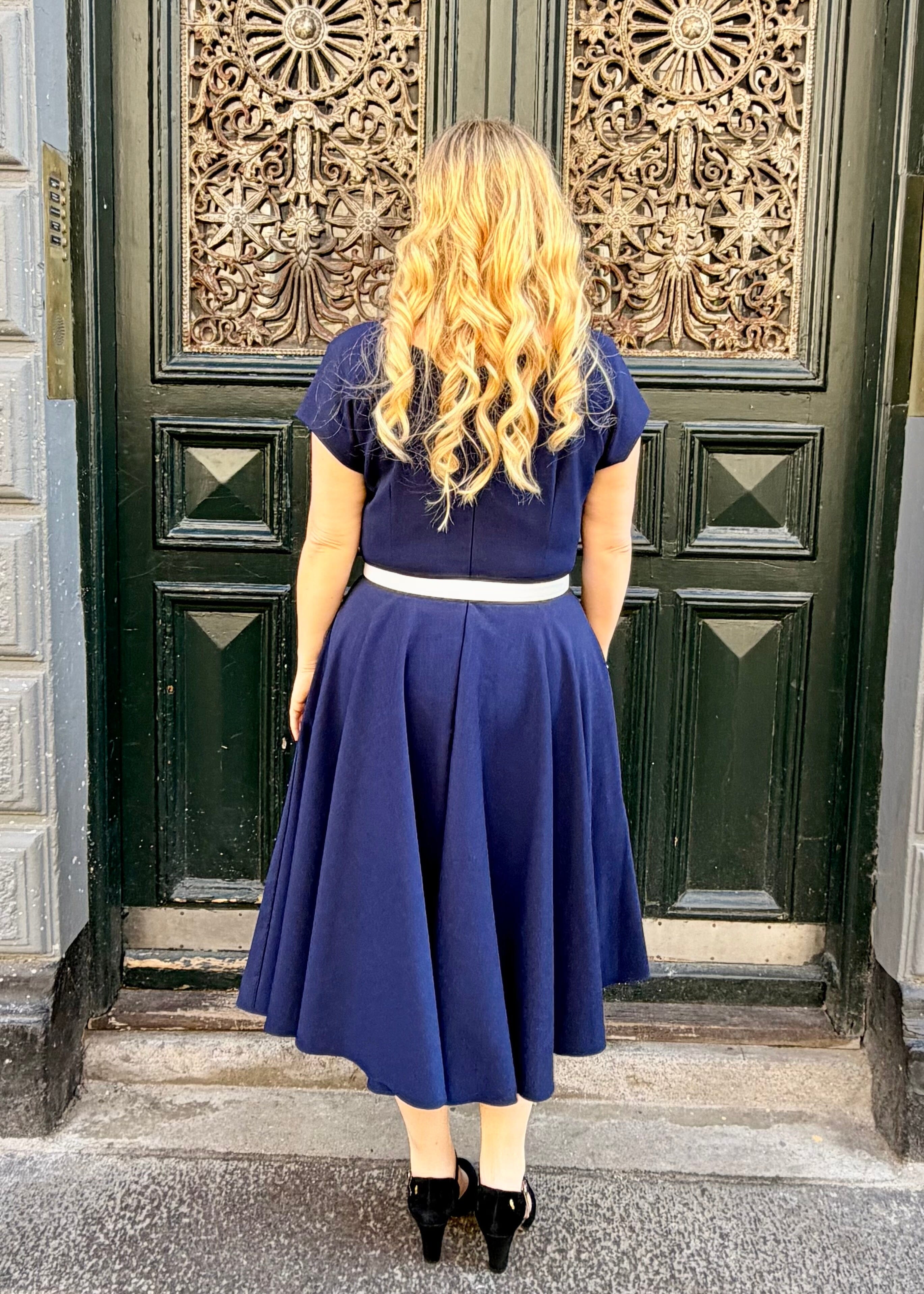 1950'er Hourglass swing kjole - navy blå swing kjole Pretty Dress Company 