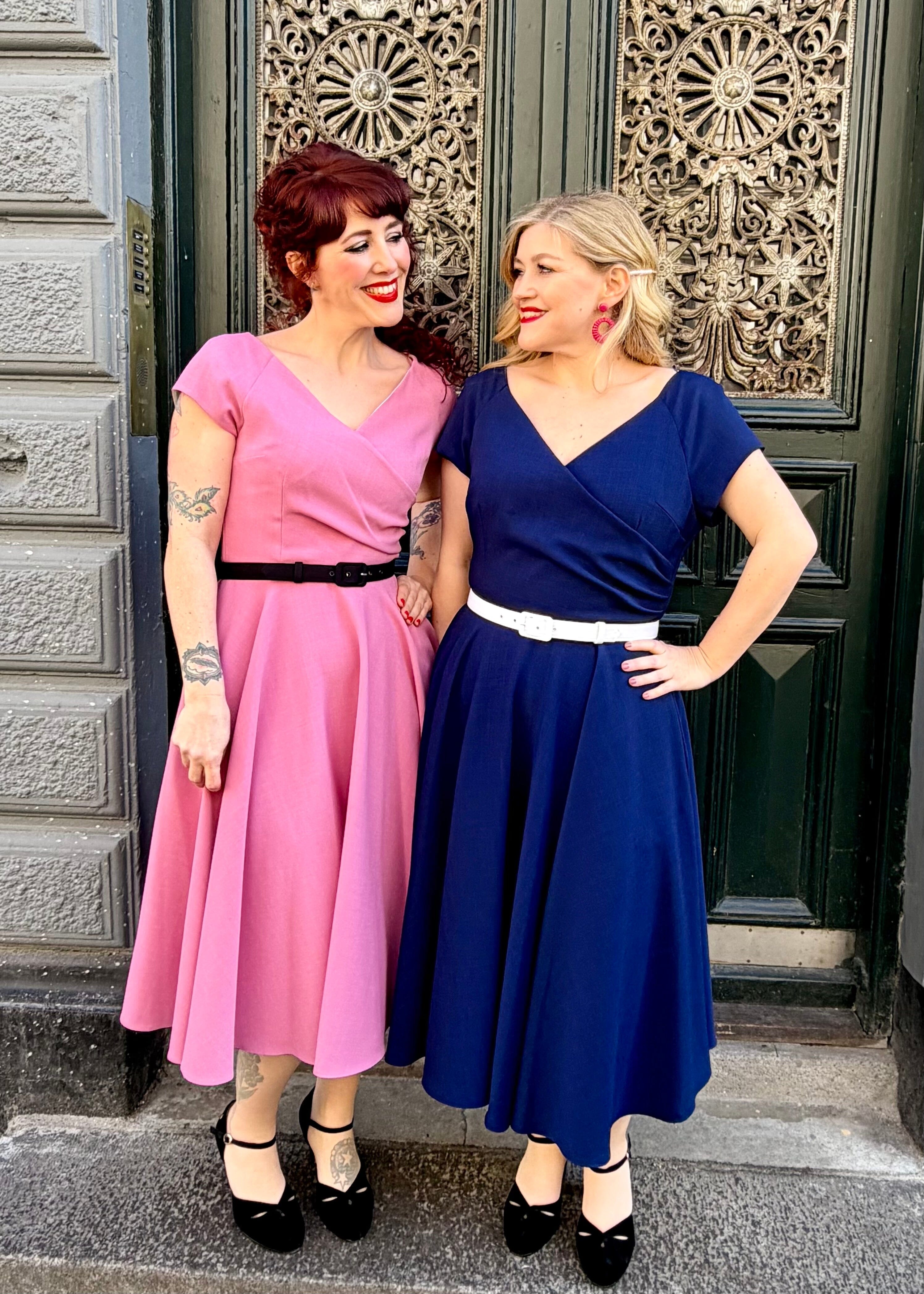 1950'er Hourglass swing kjole - navy blå swing kjole Pretty Dress Company 