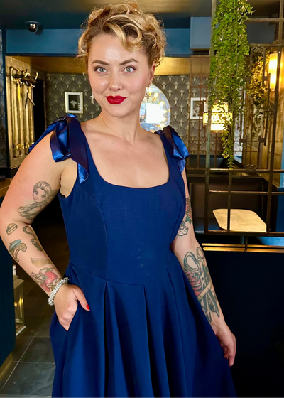 1950'er Josephine swing kjole - blå swing kjole Pretty Dress Company 