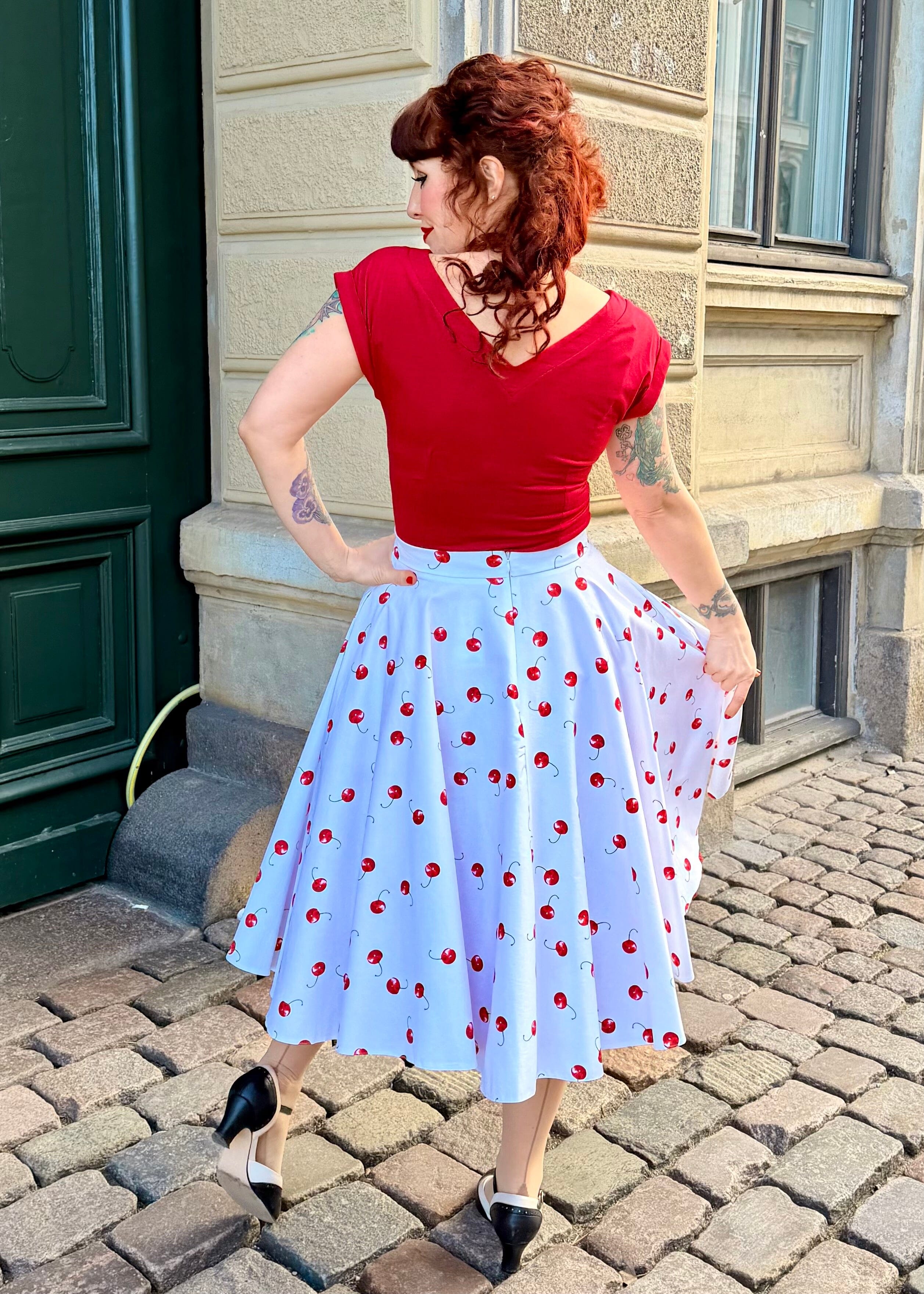 1950'er swing nederdel - hvid med kirsebær swing nederdel Pretty Dress Company 