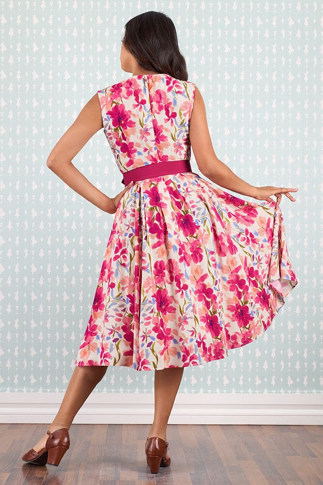 Alya-Mai swing kjole med pink print Miss Candyfloss 