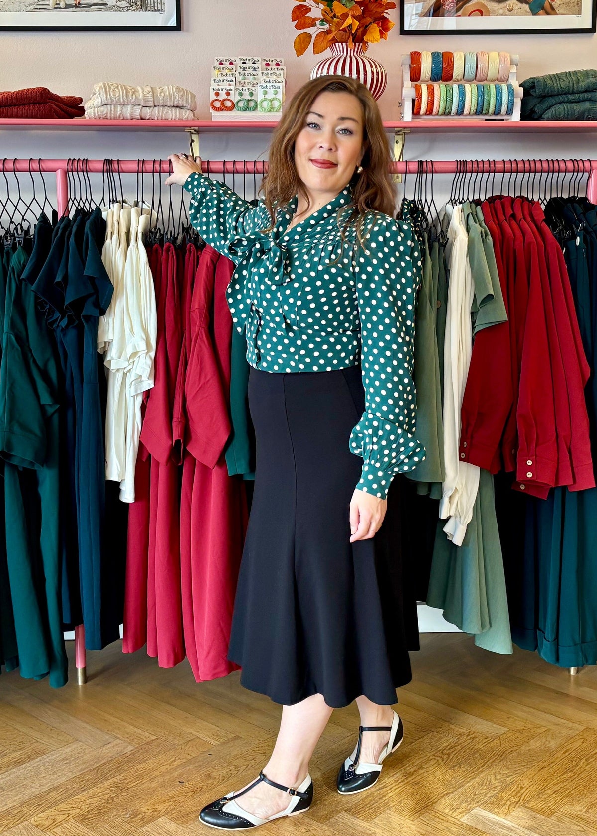 Bette midi nederdel - sort midi nederdel Weekend Doll 