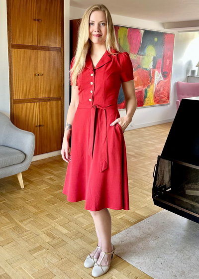 Betty kortærmet skjortekjole i brændt orange Kjoler Daisy Dapper 