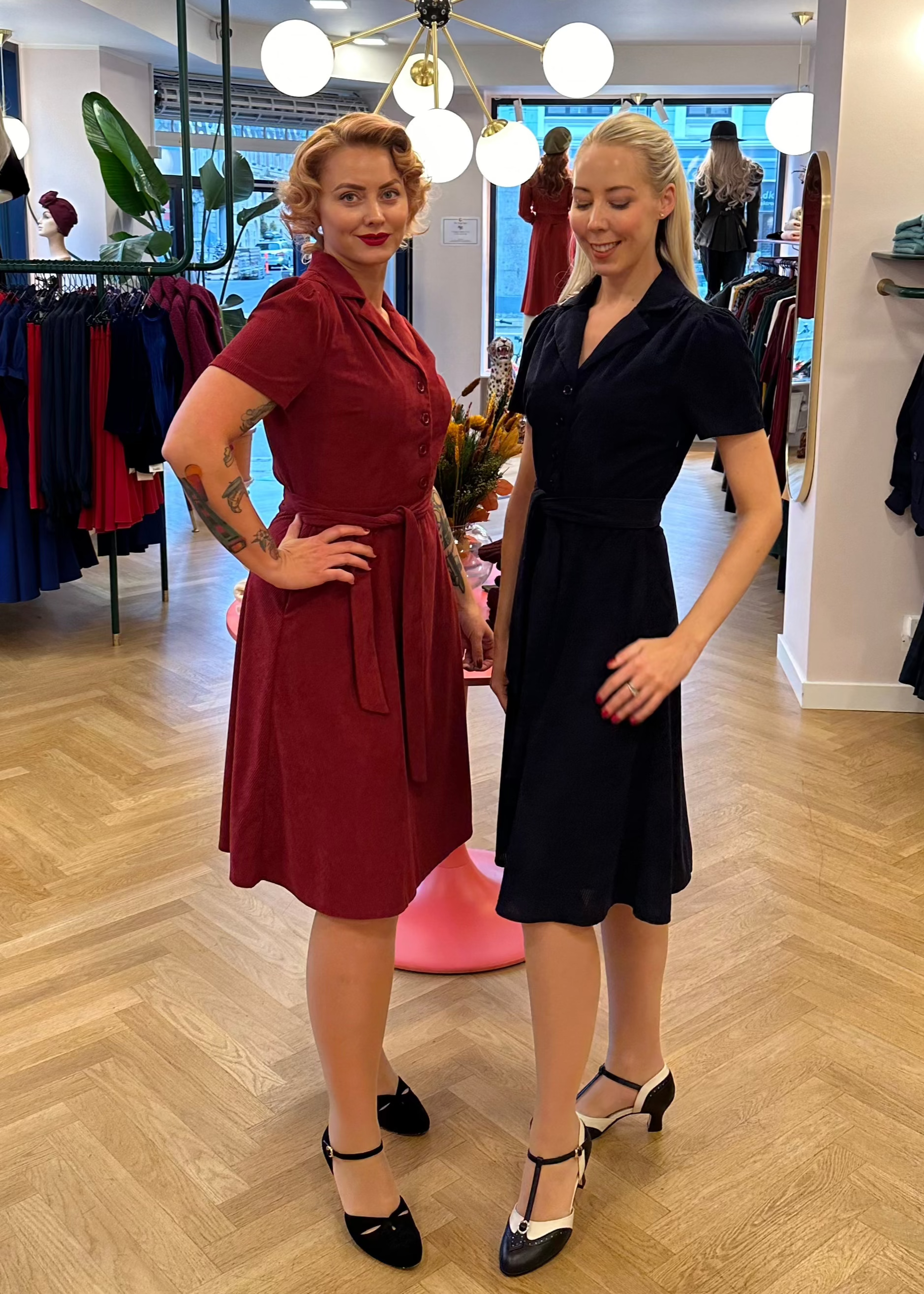 Betty skjortekjole i bordeaux fløjl Kjoler Daisy Dapper 