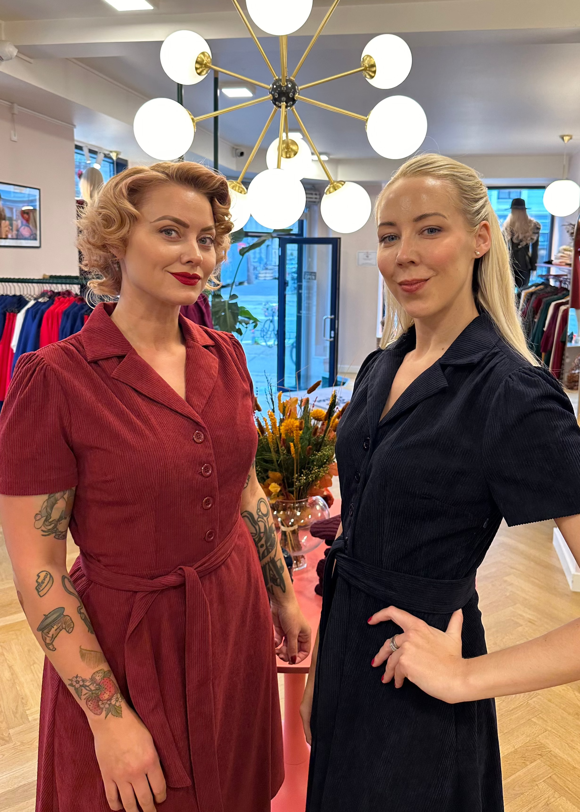 Betty skjortekjole i bordeaux fløjl Kjoler Daisy Dapper 