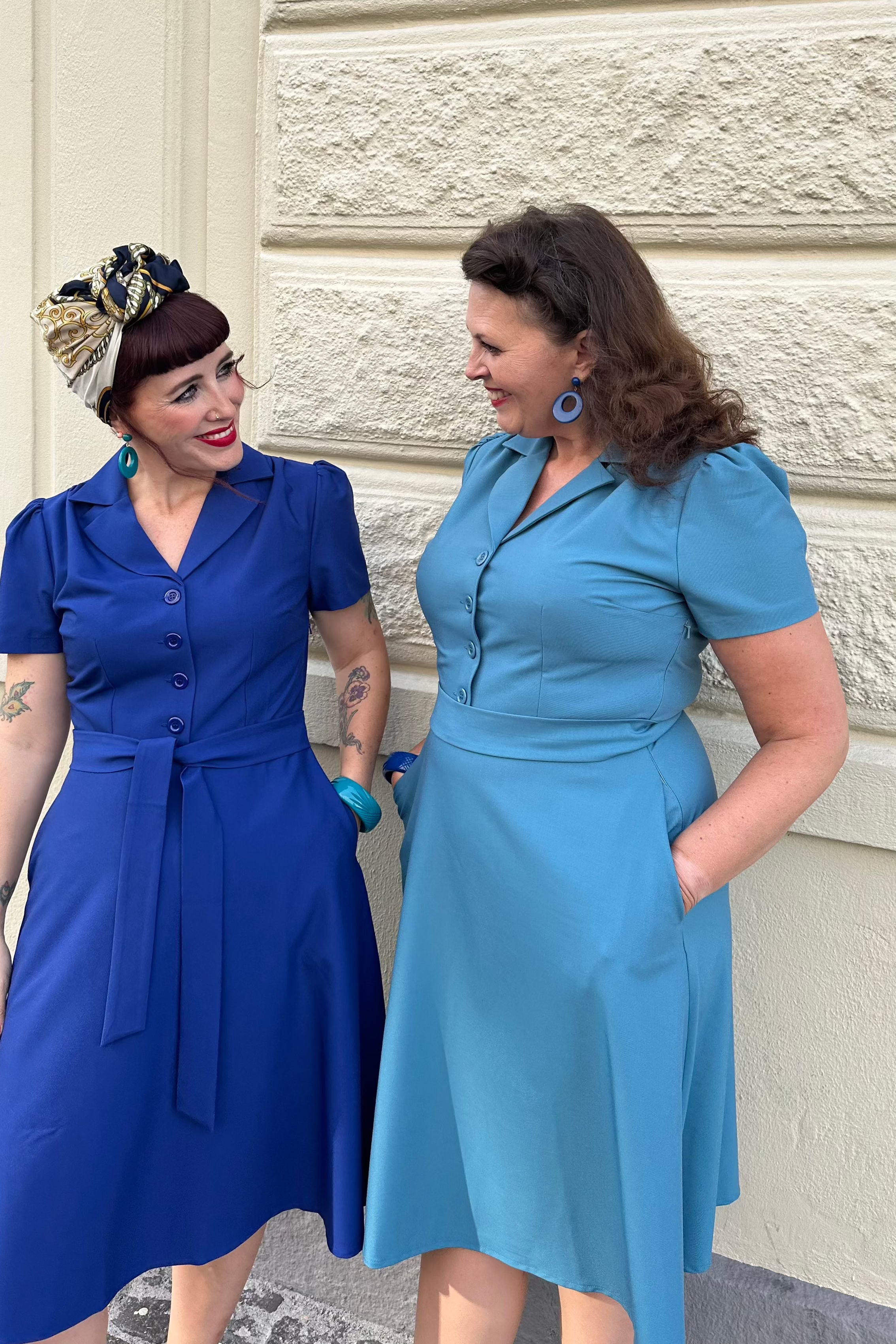 Betty skjortekjole i dyb blå skjortekjole Daisy Dapper 