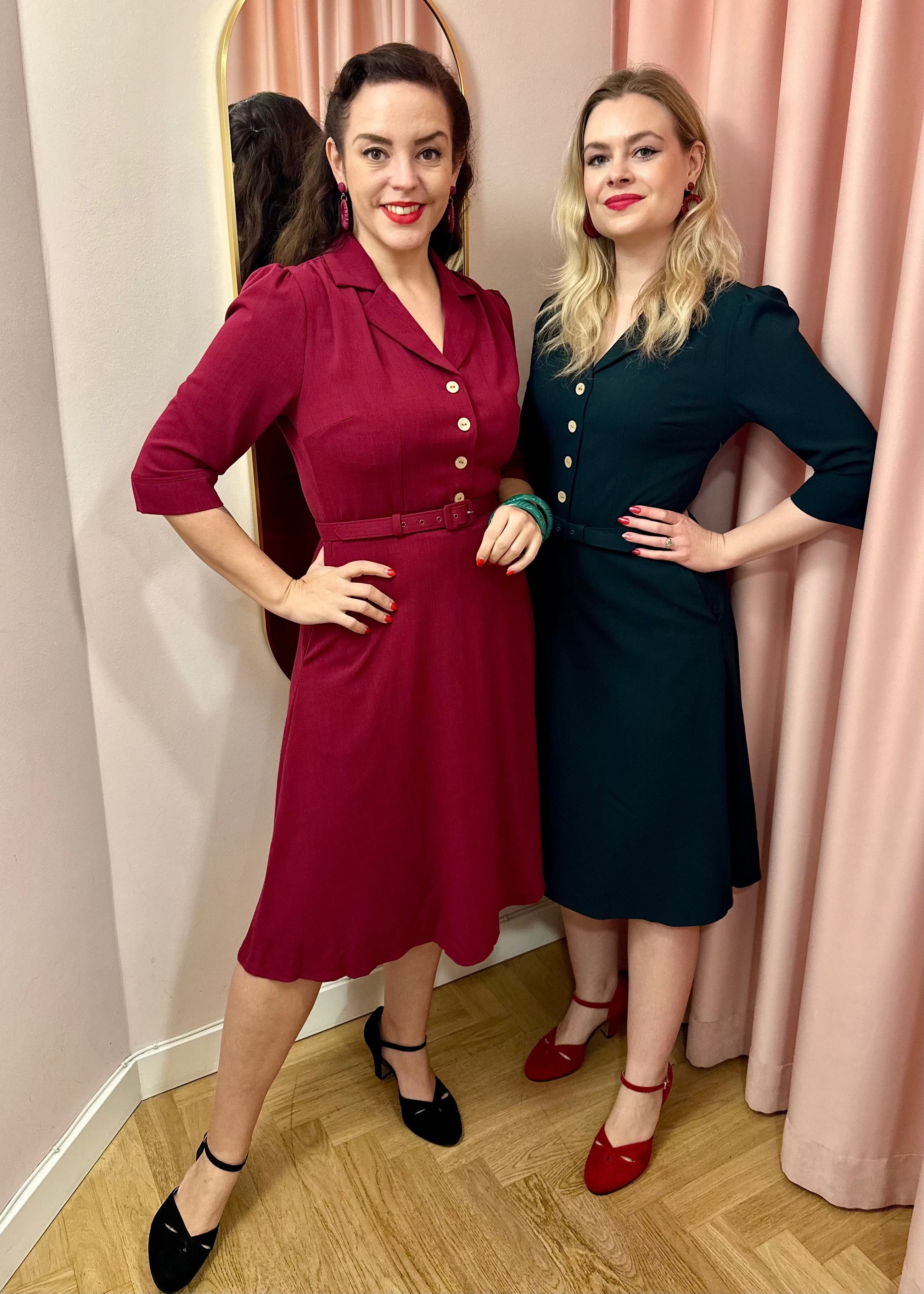 Betty skjortekjole med 3/4 ærmer - mørk grøn Kjoler Daisy Dapper 