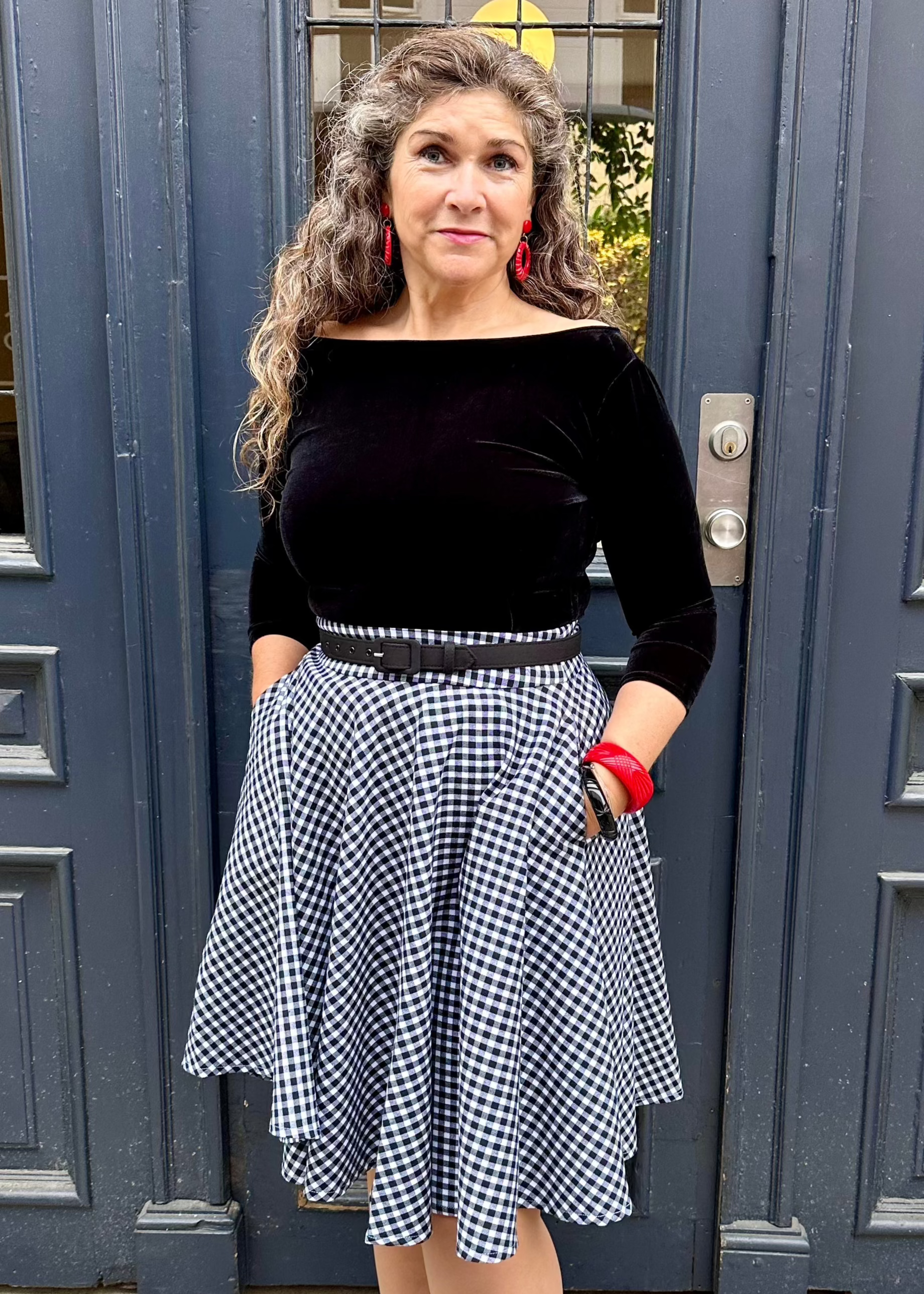 Boatneck vendbar top i sort velour jersey top Daisy Dapper 