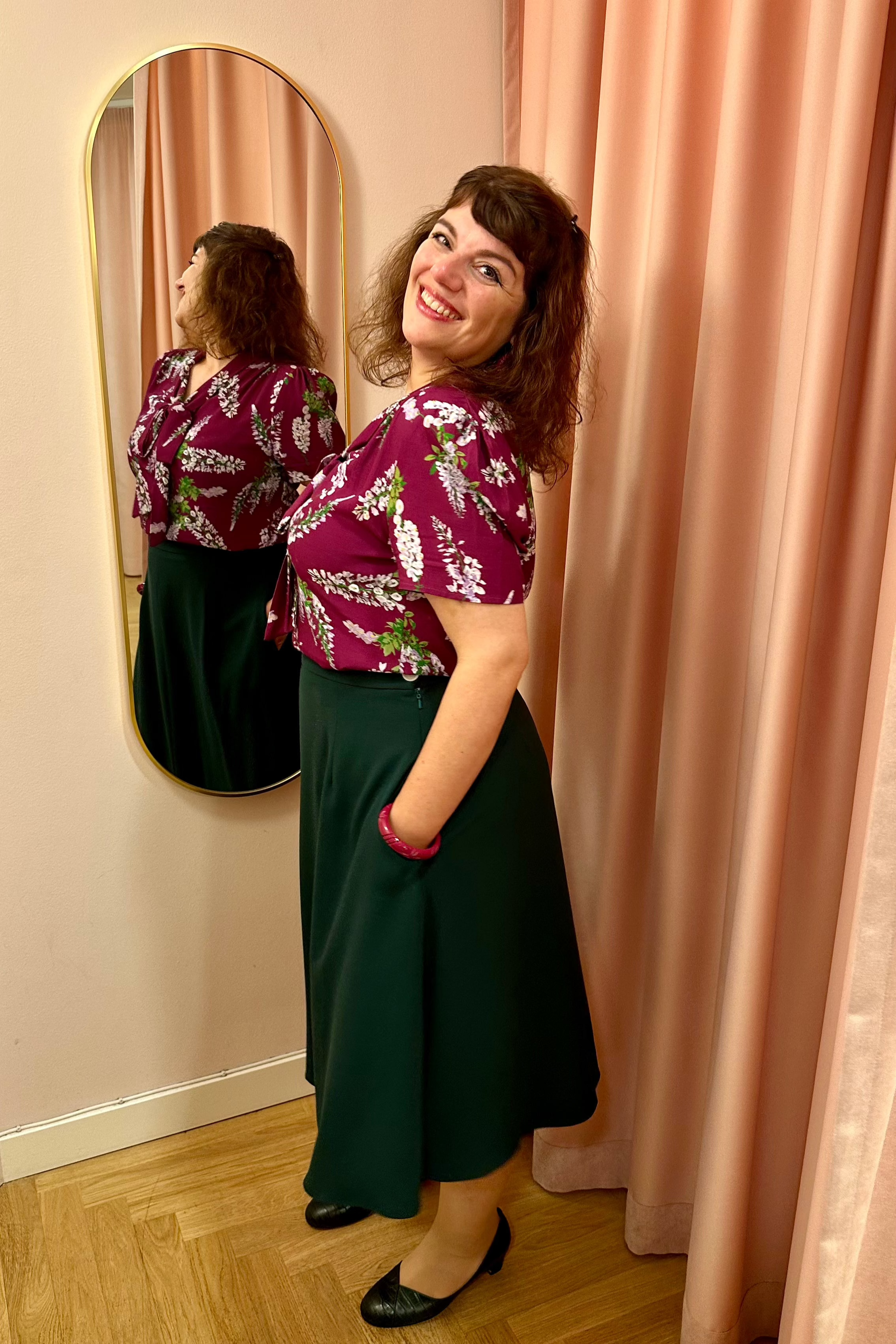 Classic A-line nederdel i mørk grøn Nederdel Weekend Doll 