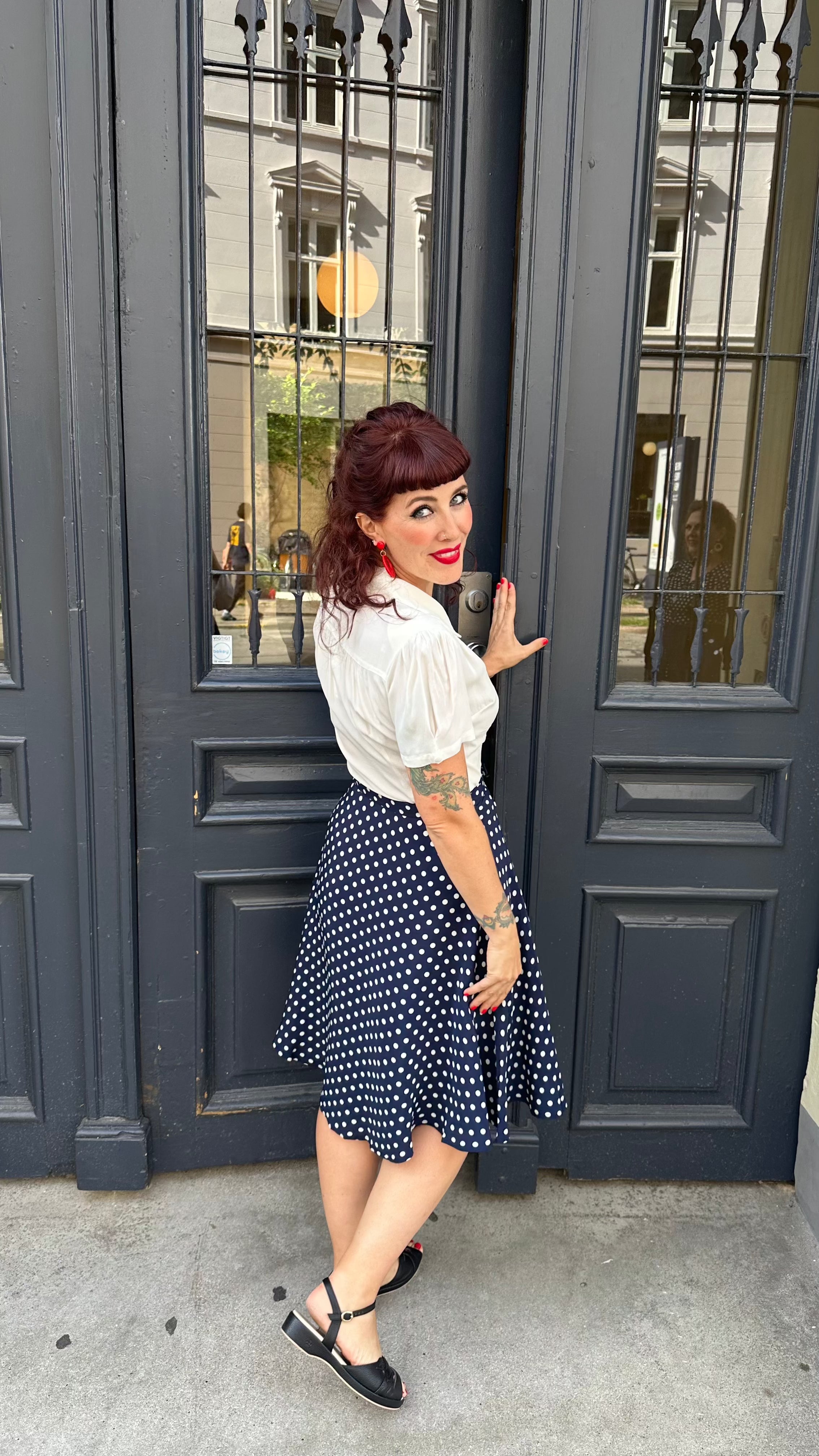 Grace kortærmet skjorte i creme kortærmet skjorte Seamstress Of Bloomsbury 