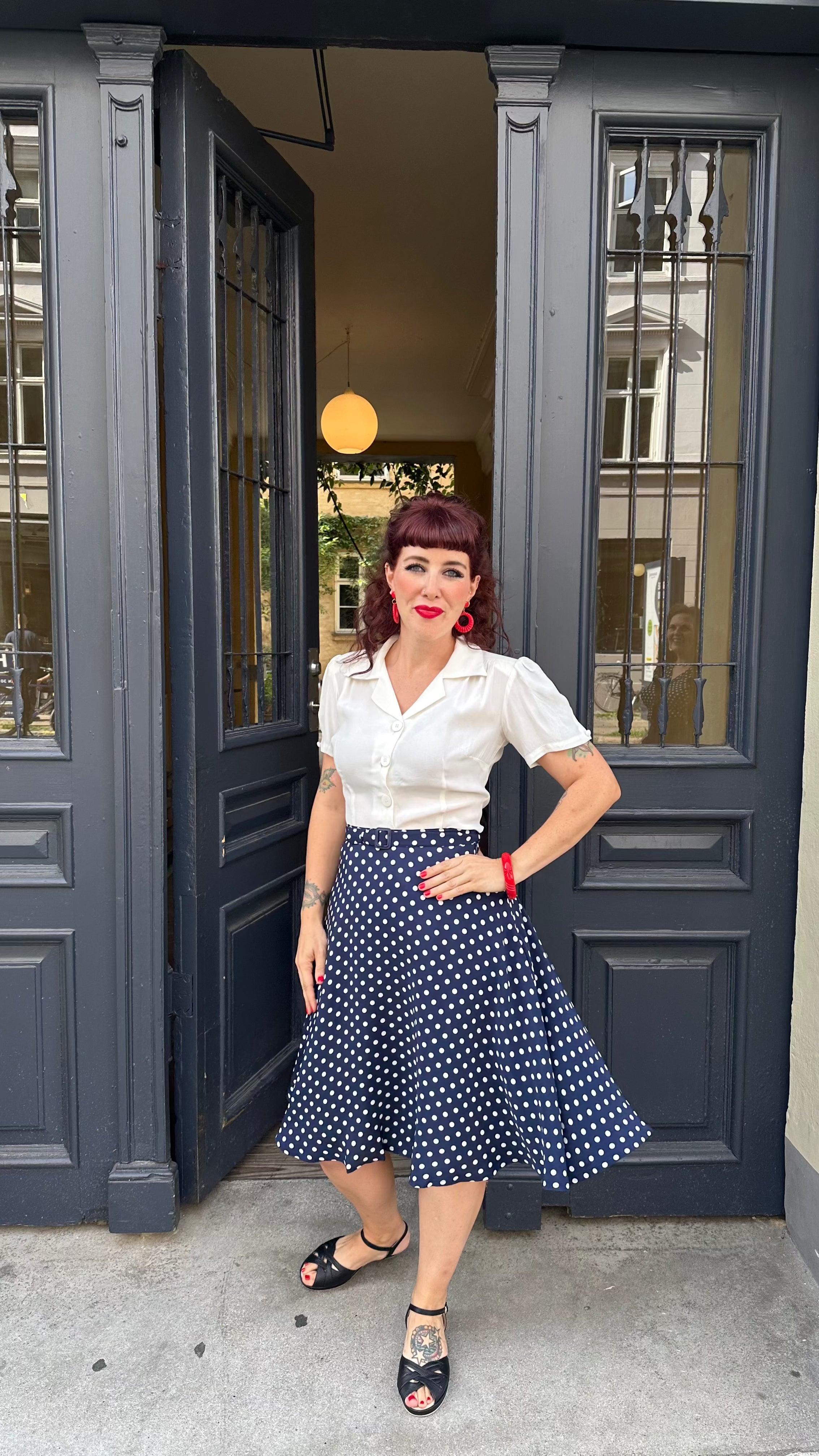 Grace kortærmet skjorte i creme kortærmet skjorte Seamstress Of Bloomsbury 