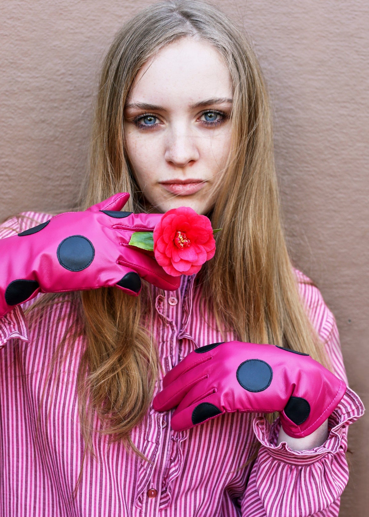 Handsker i skind - pink med polka prikker handsker Mabel Sheppard 