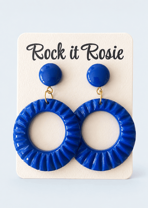 Hoop øreringe i 1950'er stil med mønster - kobolt blå øreringe Rock It Rosie 