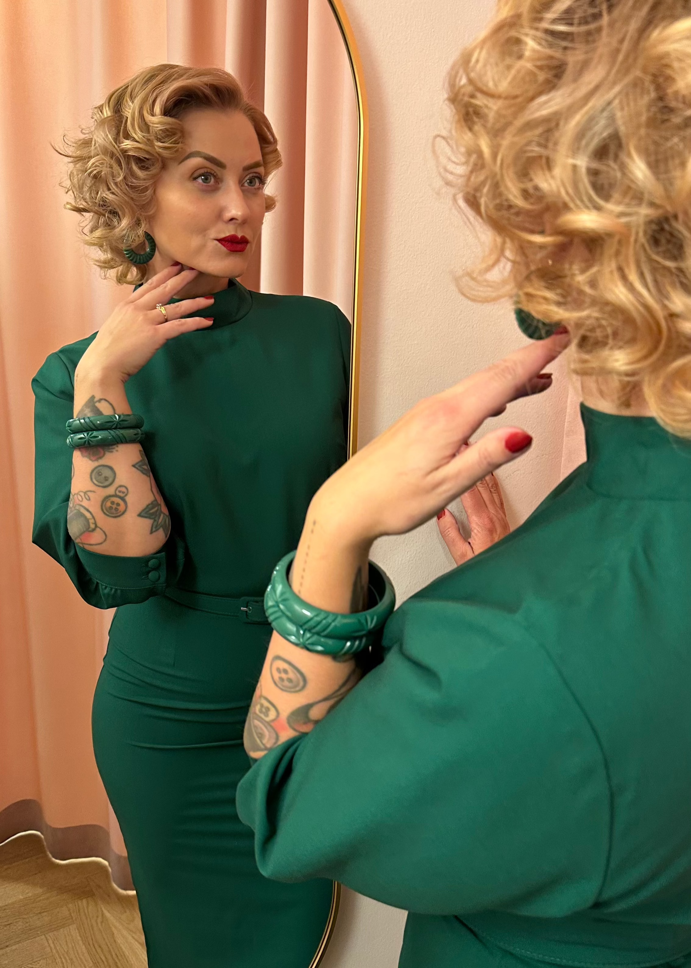 Hoop øreringe med mønster i 1950'er stil i smaragdgrøn Accessories Rock It Rosie 