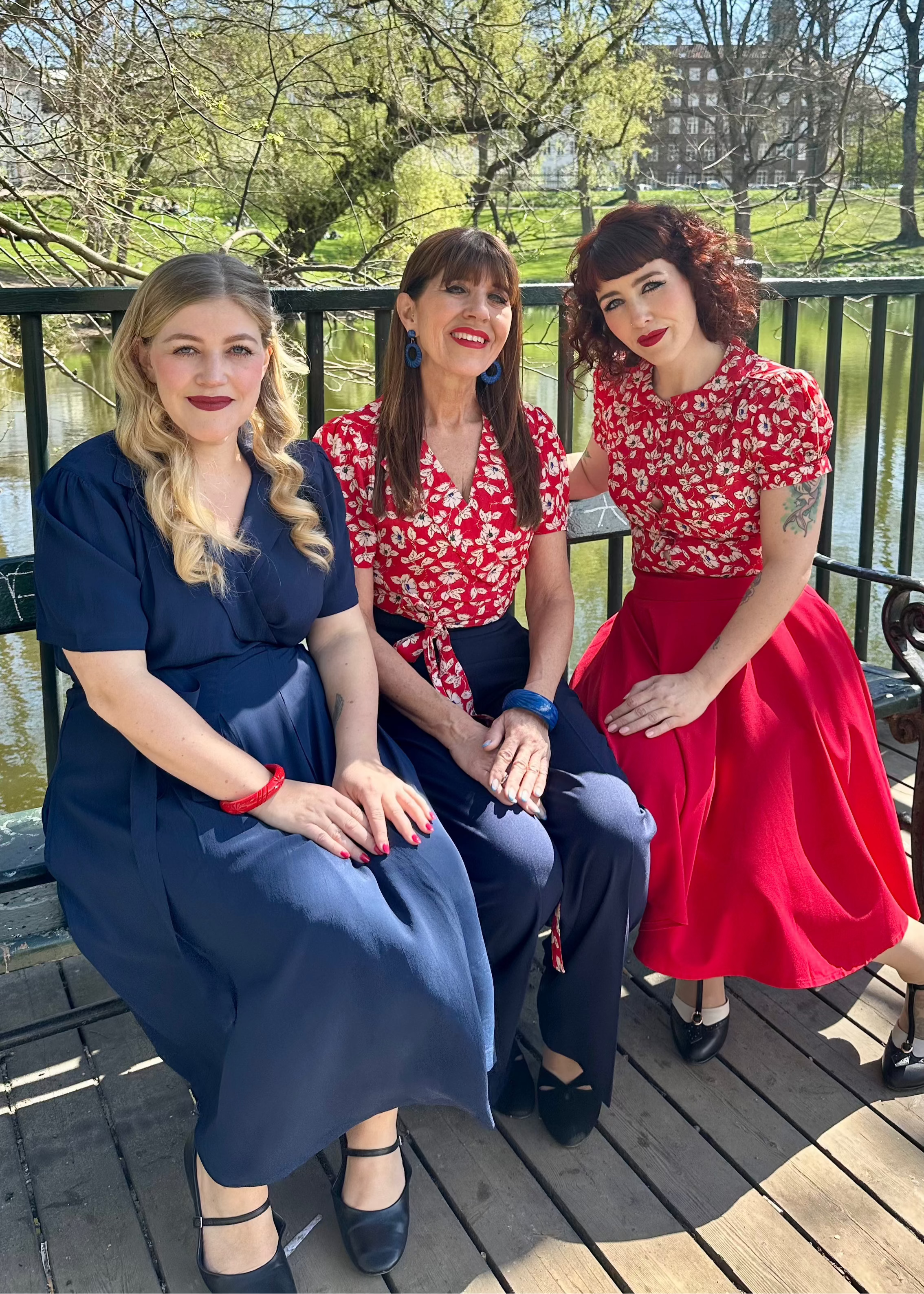 Jive skjorte med rund krave i Pancy Print kortærmet skjorte Seamstress Of Bloomsbury 