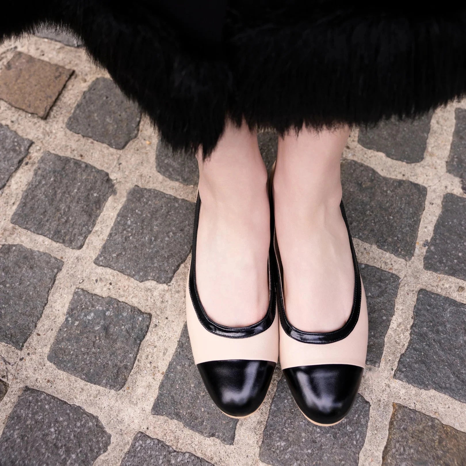 Kensington ballerina sko i beige og sort sko Charlie Stone 