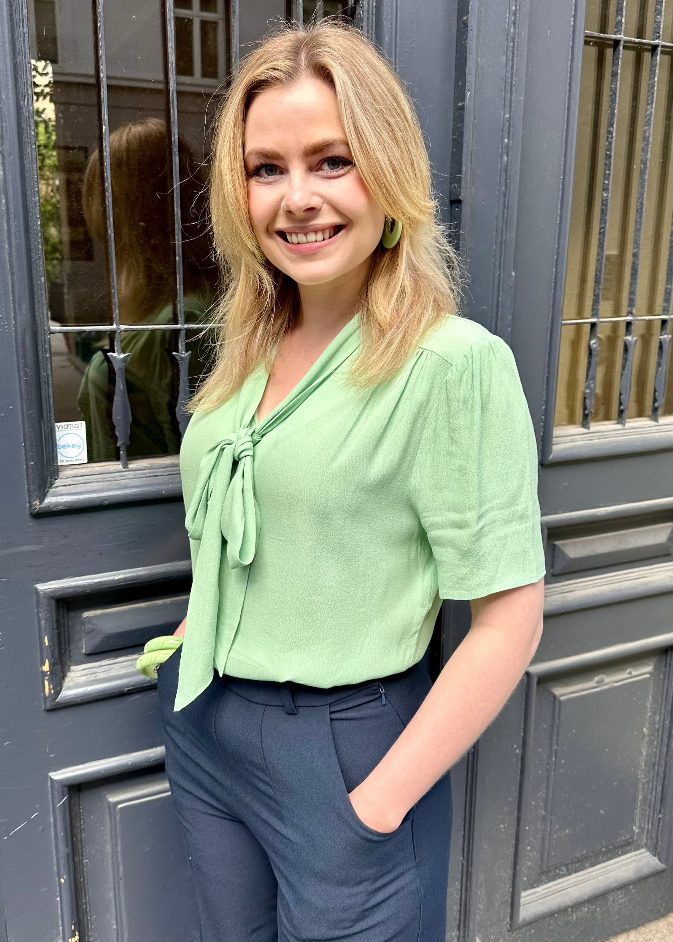 Klassiske højtaljede bukser i navy bukser Weekend Doll 