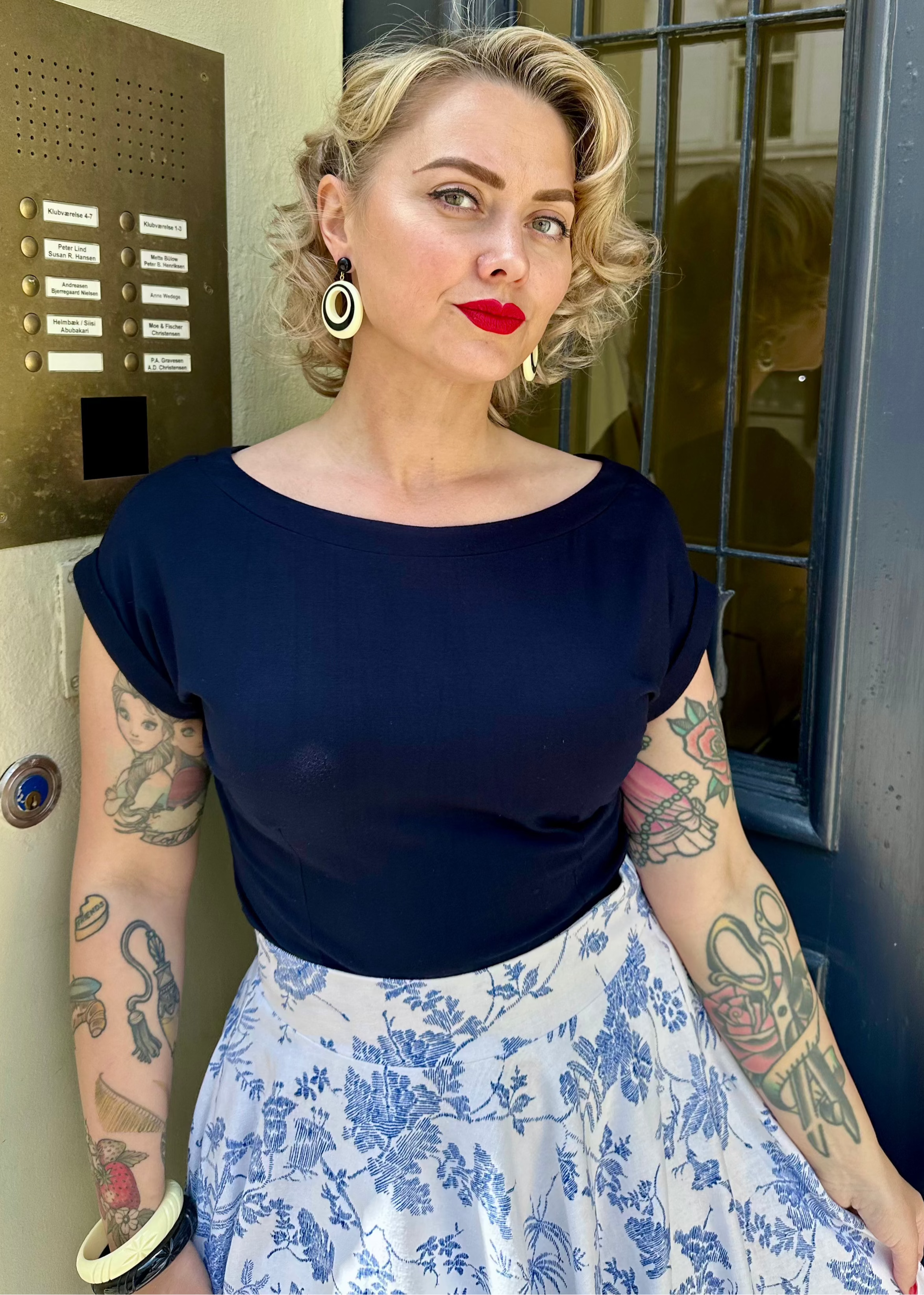 Kortærmet vendbar boatneck top i navy jersey top Daisy Dapper 