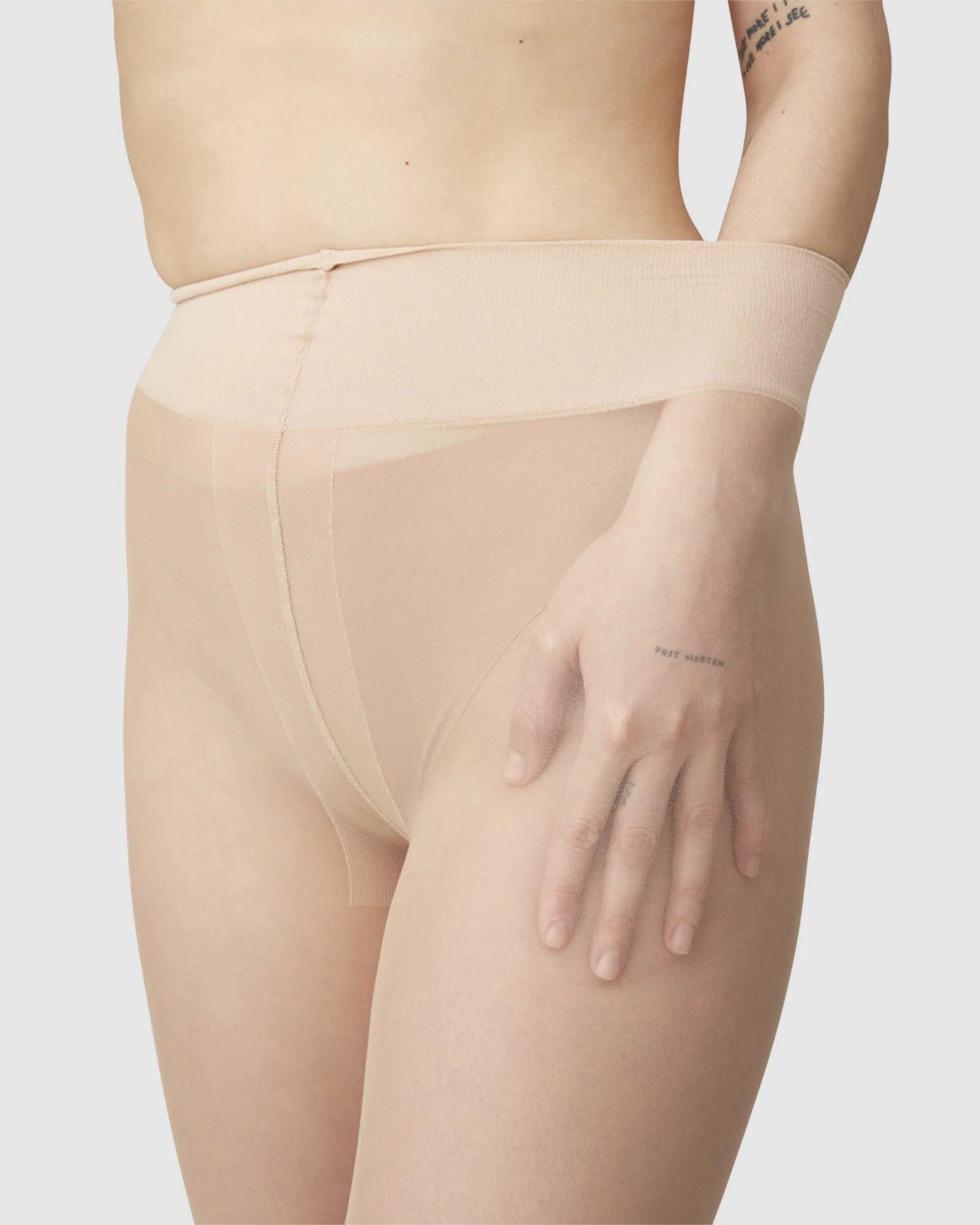 Malva -løbemaske resistente tights i beige Swedish Stockings 