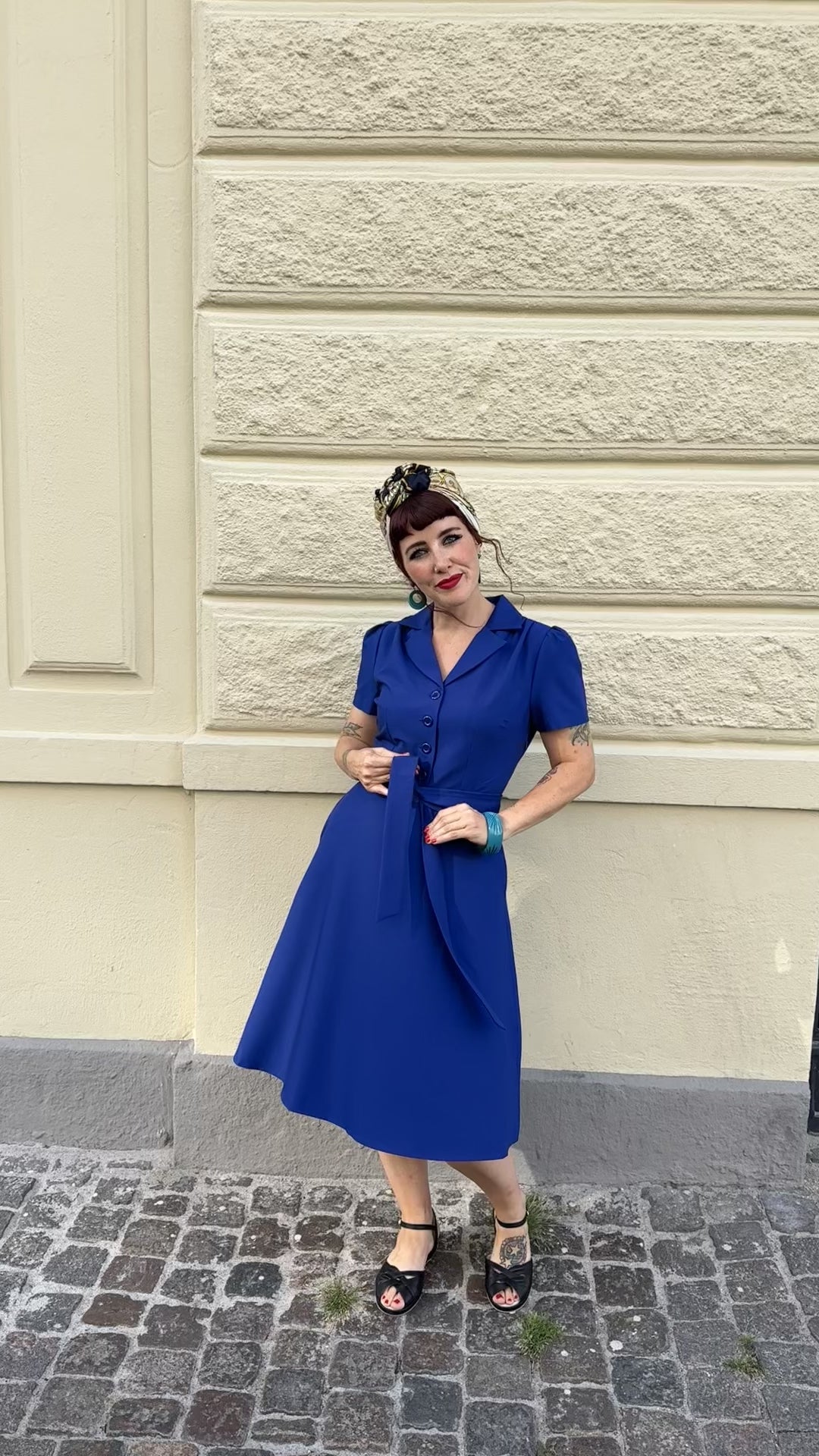 小物 betty Vintage stils Betty skjortekjole i kongeblå fra Daisy Dapper